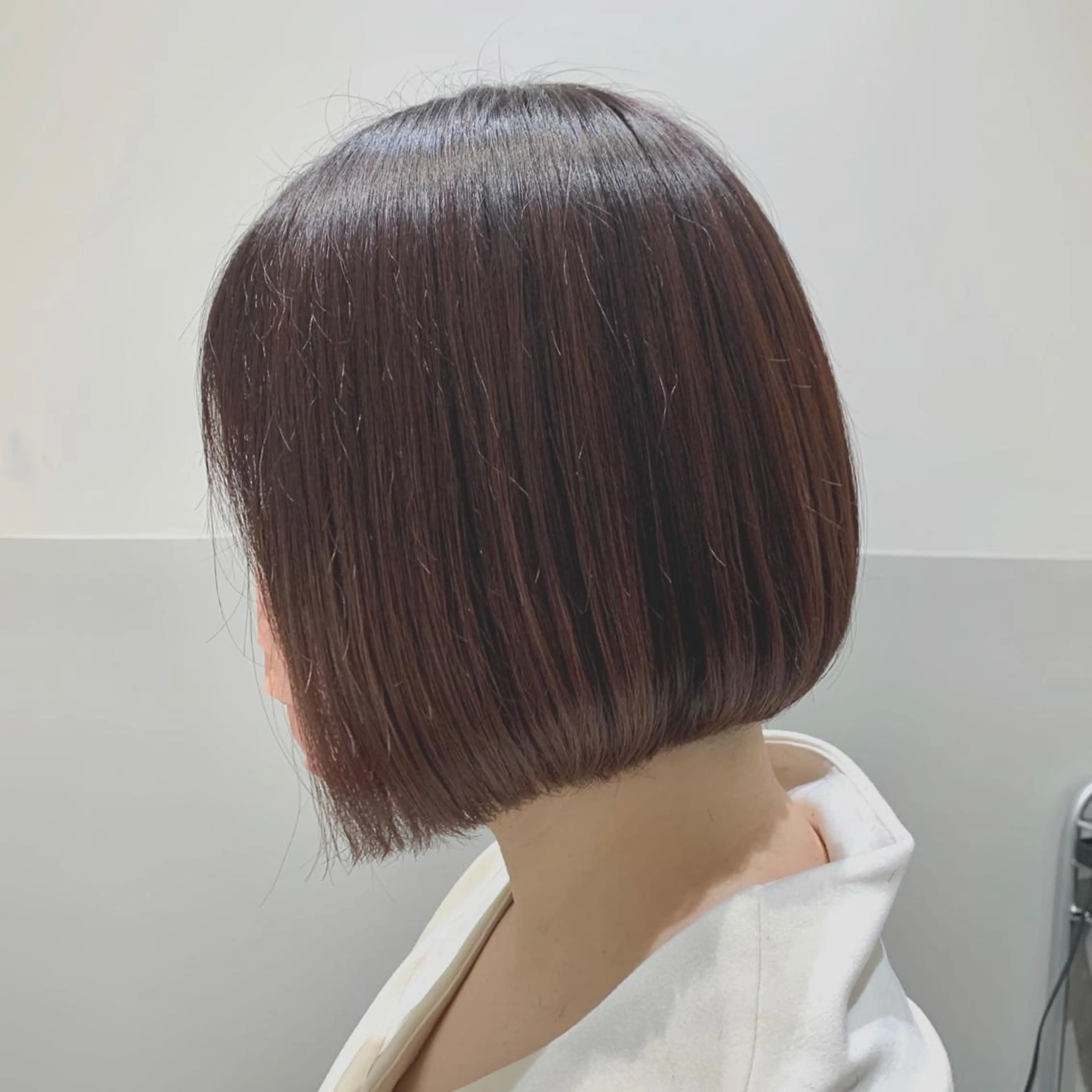 ショート カラー パーマ ヘアアレンジ キッズ 前下がりボブ ショートボブ ボブ ショートヘア 小顔カット salowin新宿三丁目店所属・🖤小顔ボブ/ウルフ レイヤー🖤山本諒のヘアスタイル