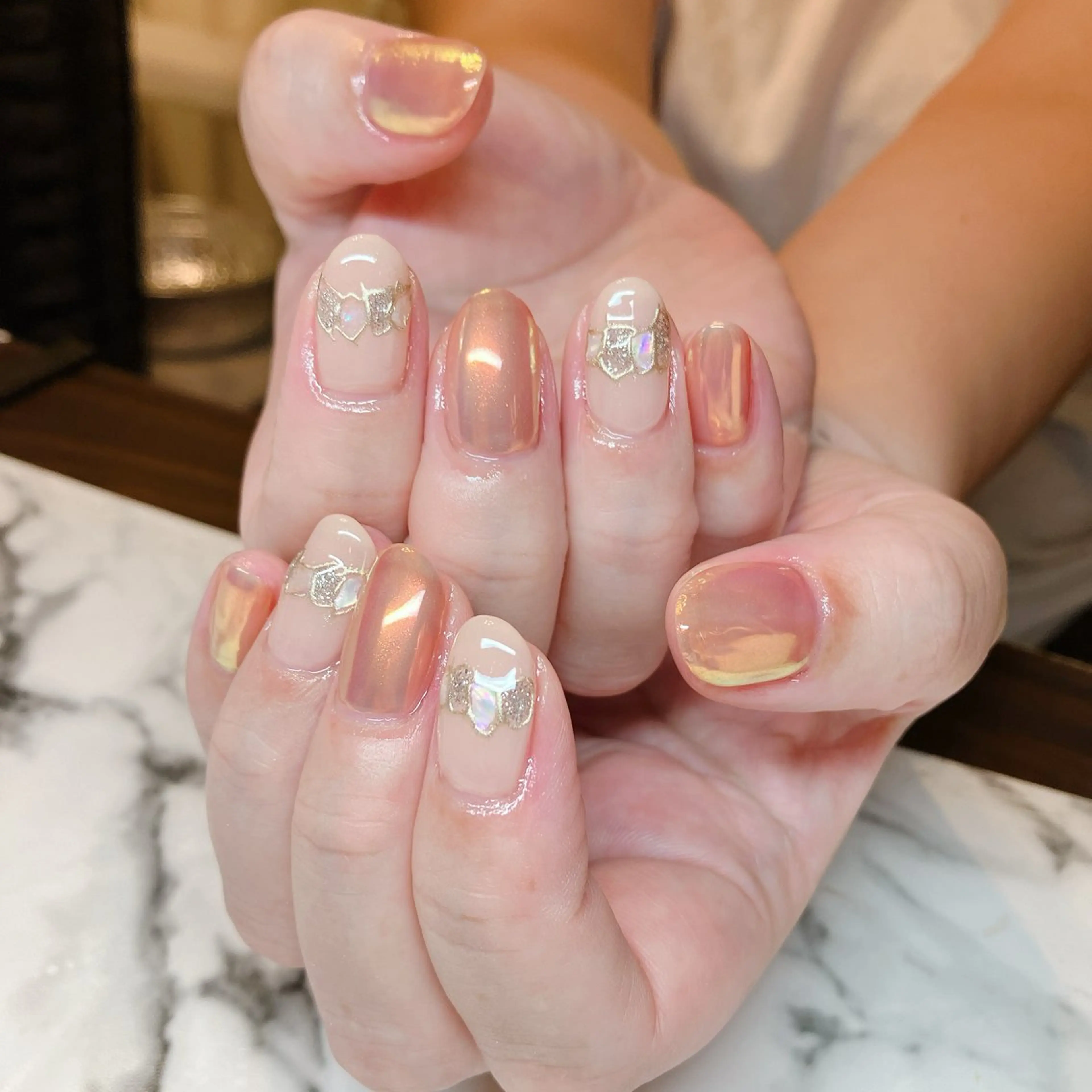 ネイル ミラーネイル ハンドネイル 酒井 茜のエステ・リラクイメージ