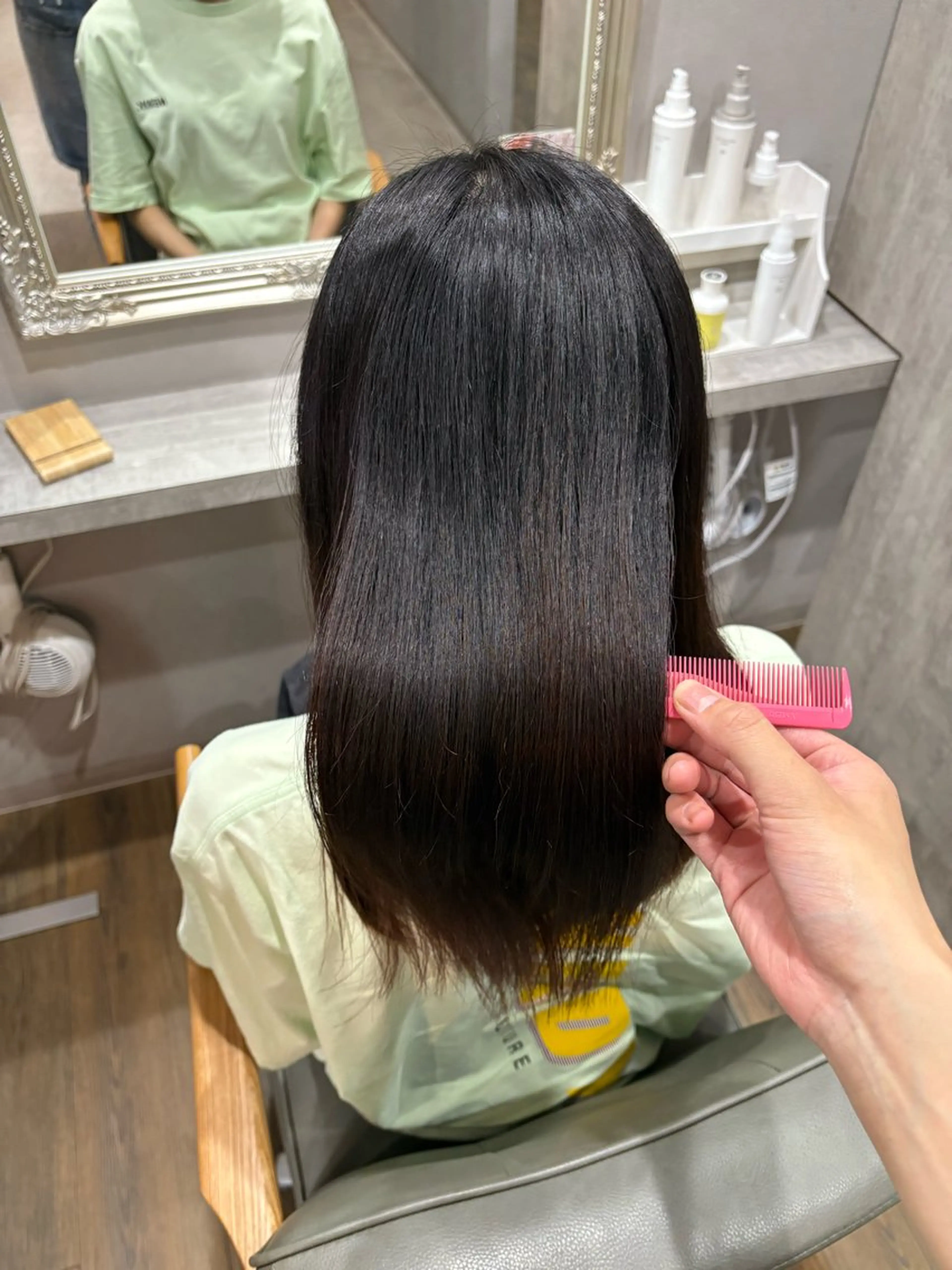 ミディアム 阪口 萌のヘアスタイル