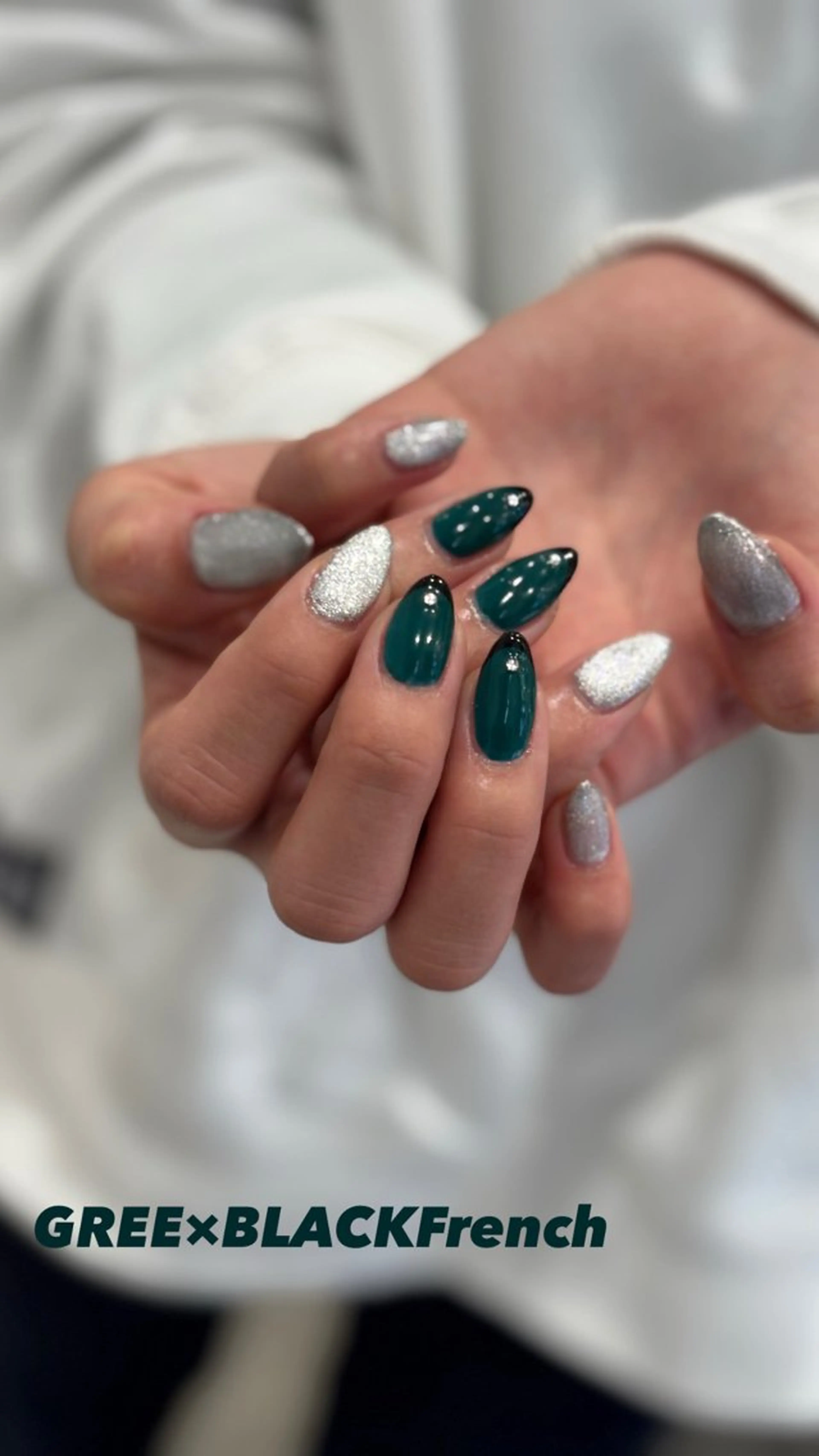 ネイル フレンチネイル グリーン 手島 美空のネイルデザイン