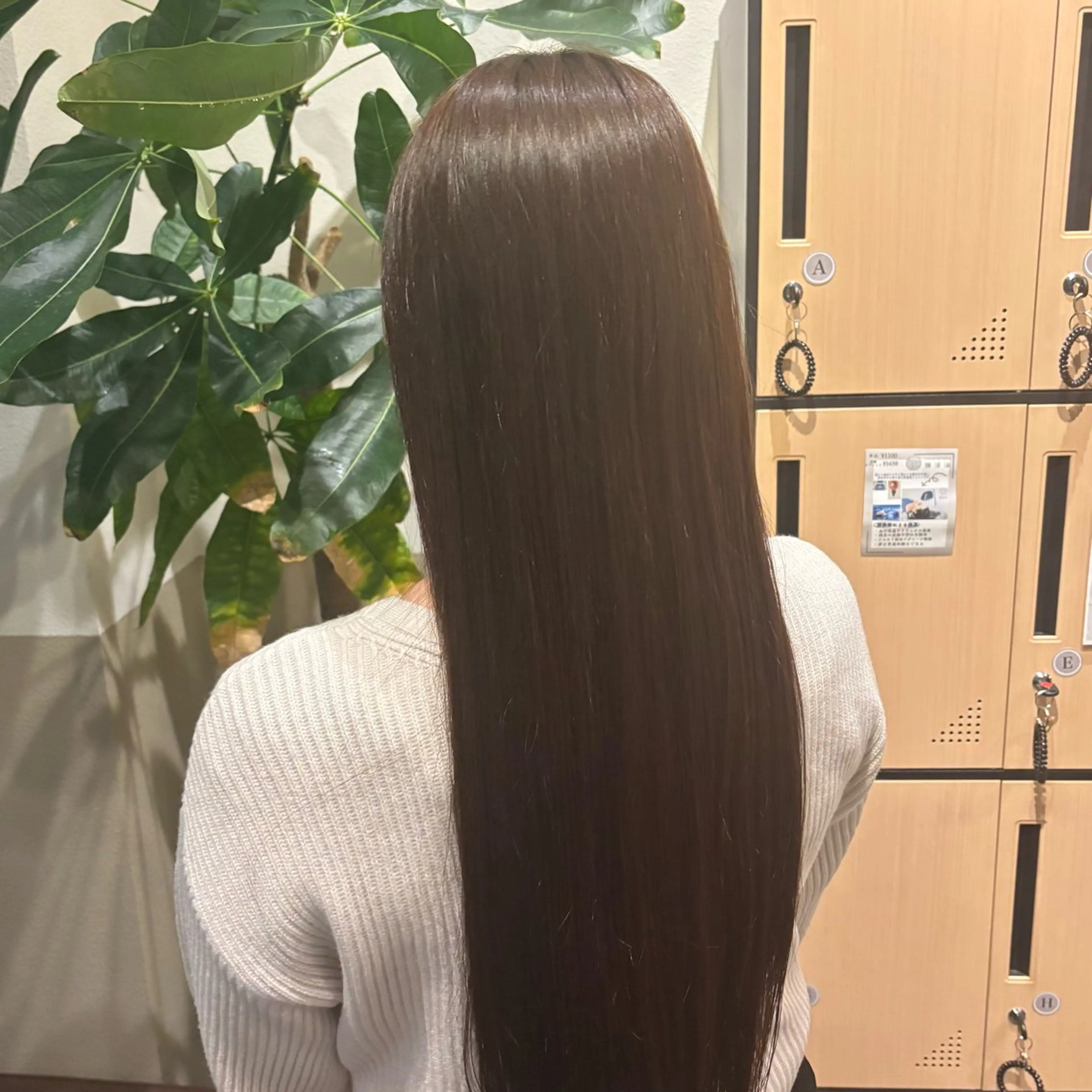 カラー　（ + ¥1000で髪質改善トリートメントも可 ）※掲載場所と異なる、中百舌鳥の店舗での施術となりますの写真