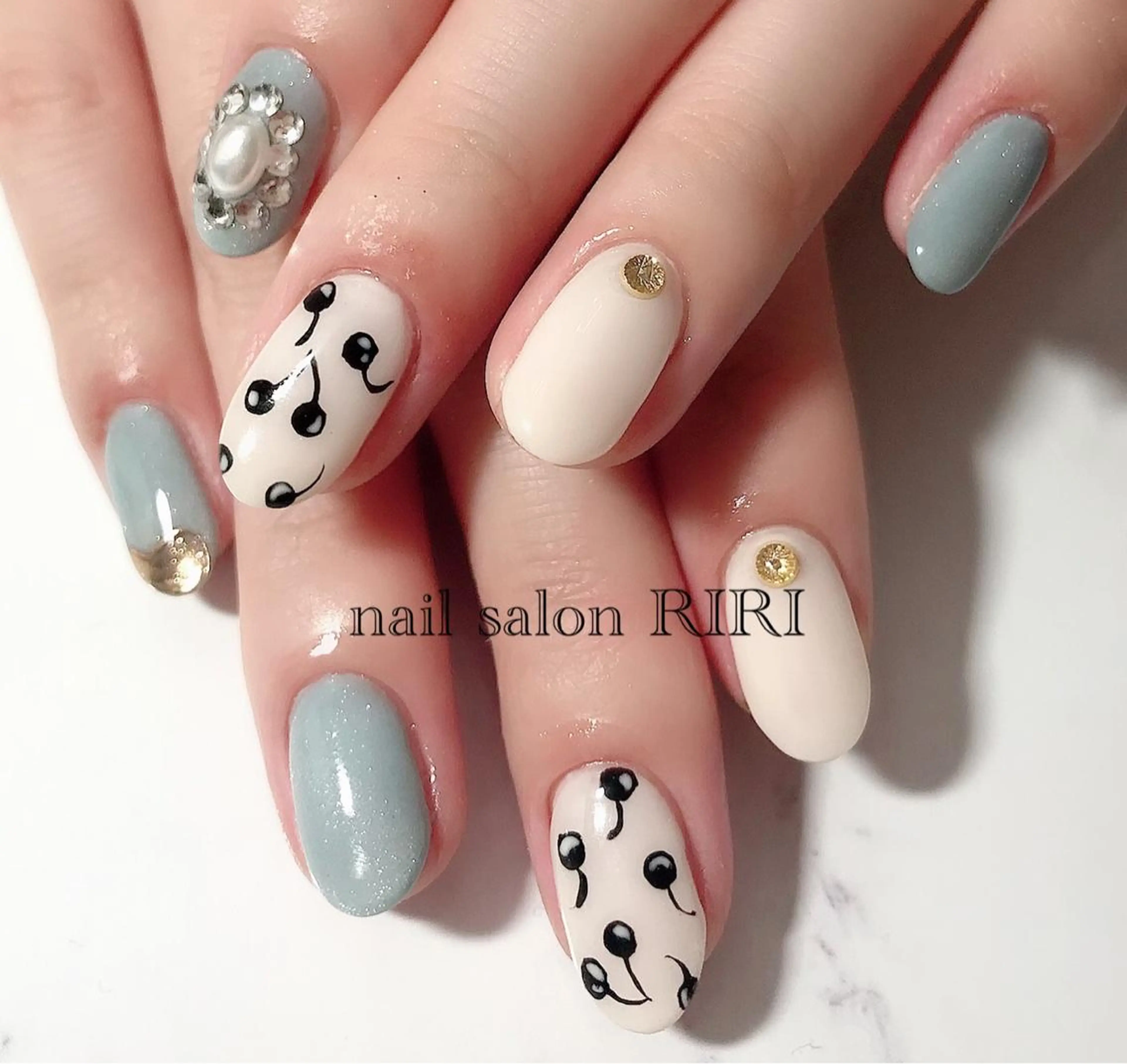 ネイル マグネットネイル private  nail  salon RIRI所属・RIRI リリのネイルデザイン