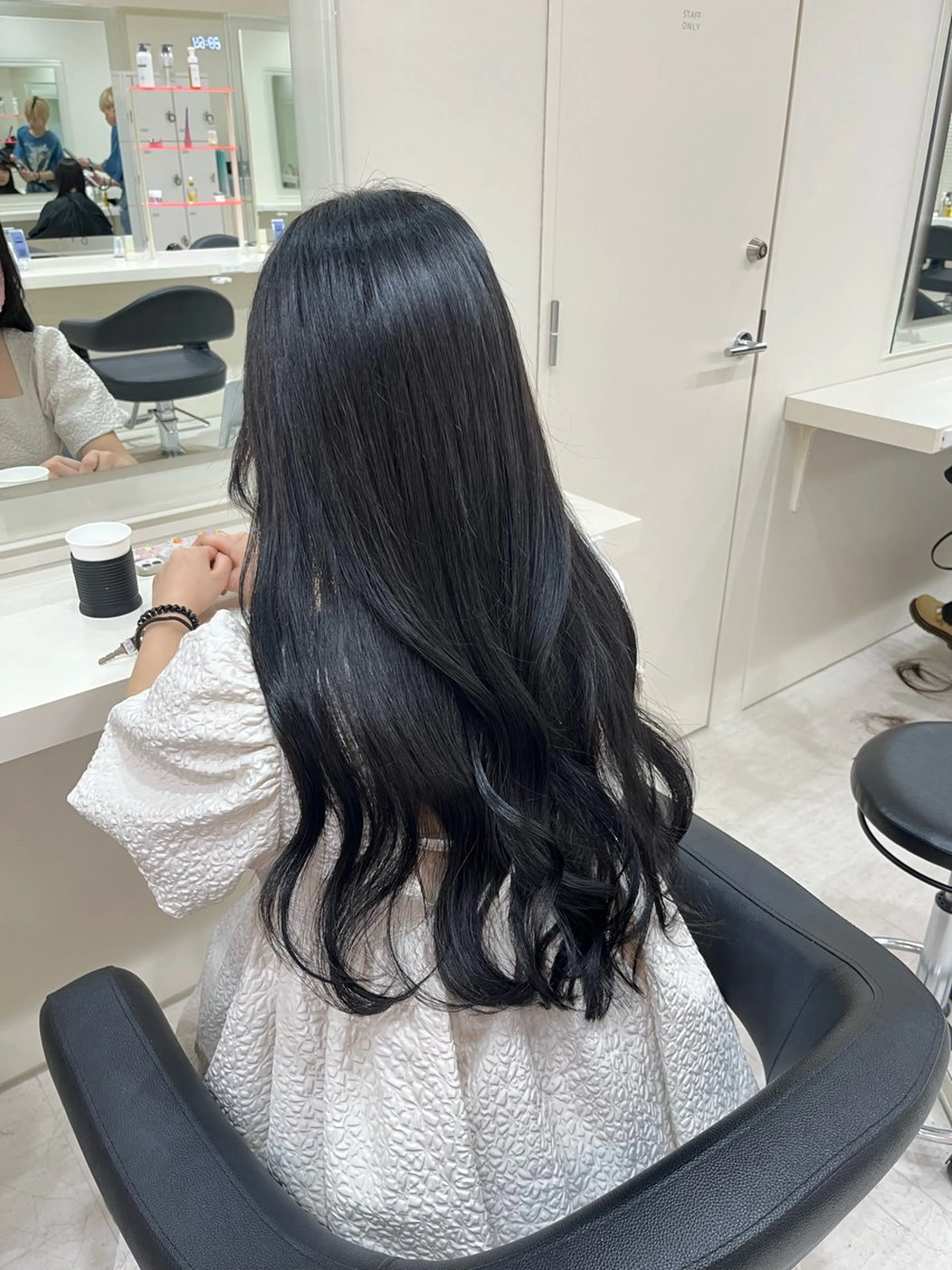 セミロング カラー ヘアアレンジ 韓国レイヤー＆ピンク 艶髪🩶maikoのヘアスタイル