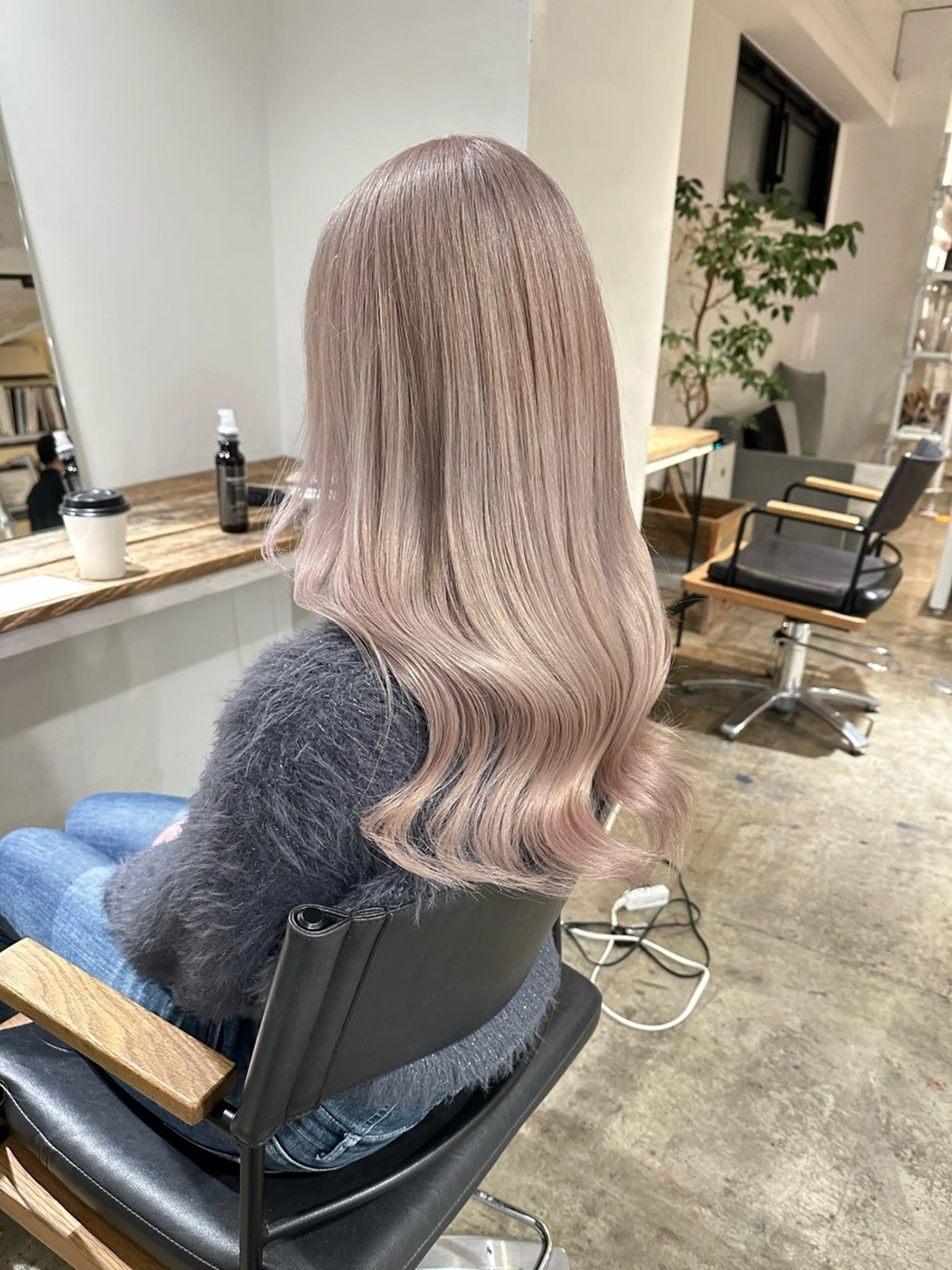 セミロング カラー ヘアカラー トリートメント ヘアセット ✨艶ブリーチカラー ✨四ノ宮裕己のヘアスタイル