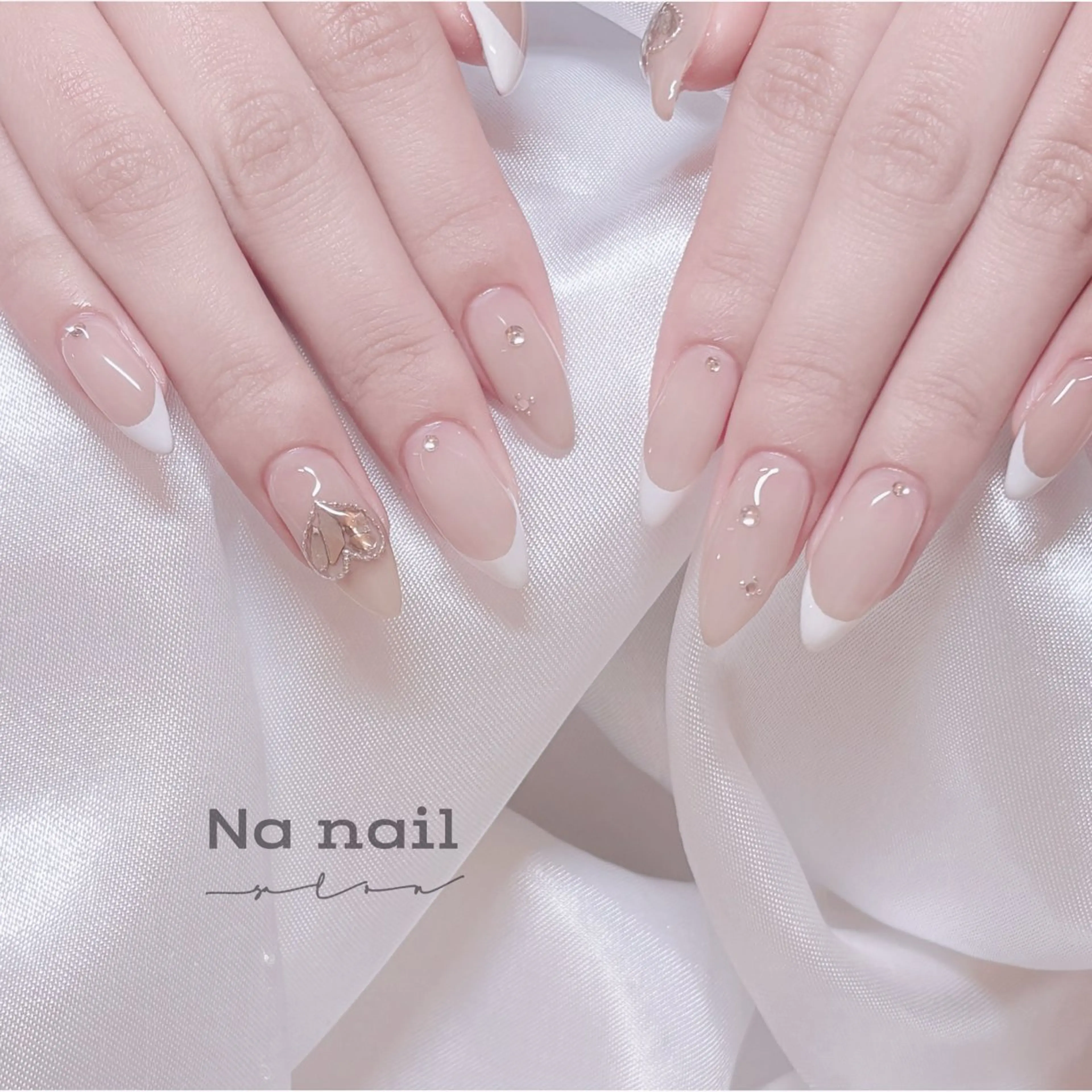 ネイル フレンチネイル ハート ハンドネイル Anna nailのネイルデザイン