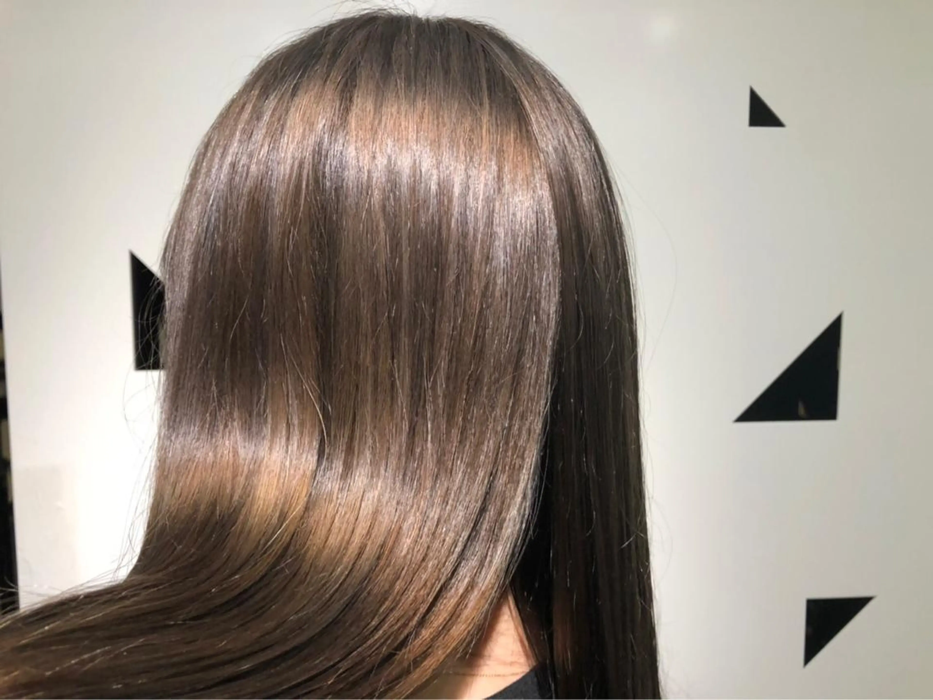 ミディアム 近藤 若菜のヘアスタイル