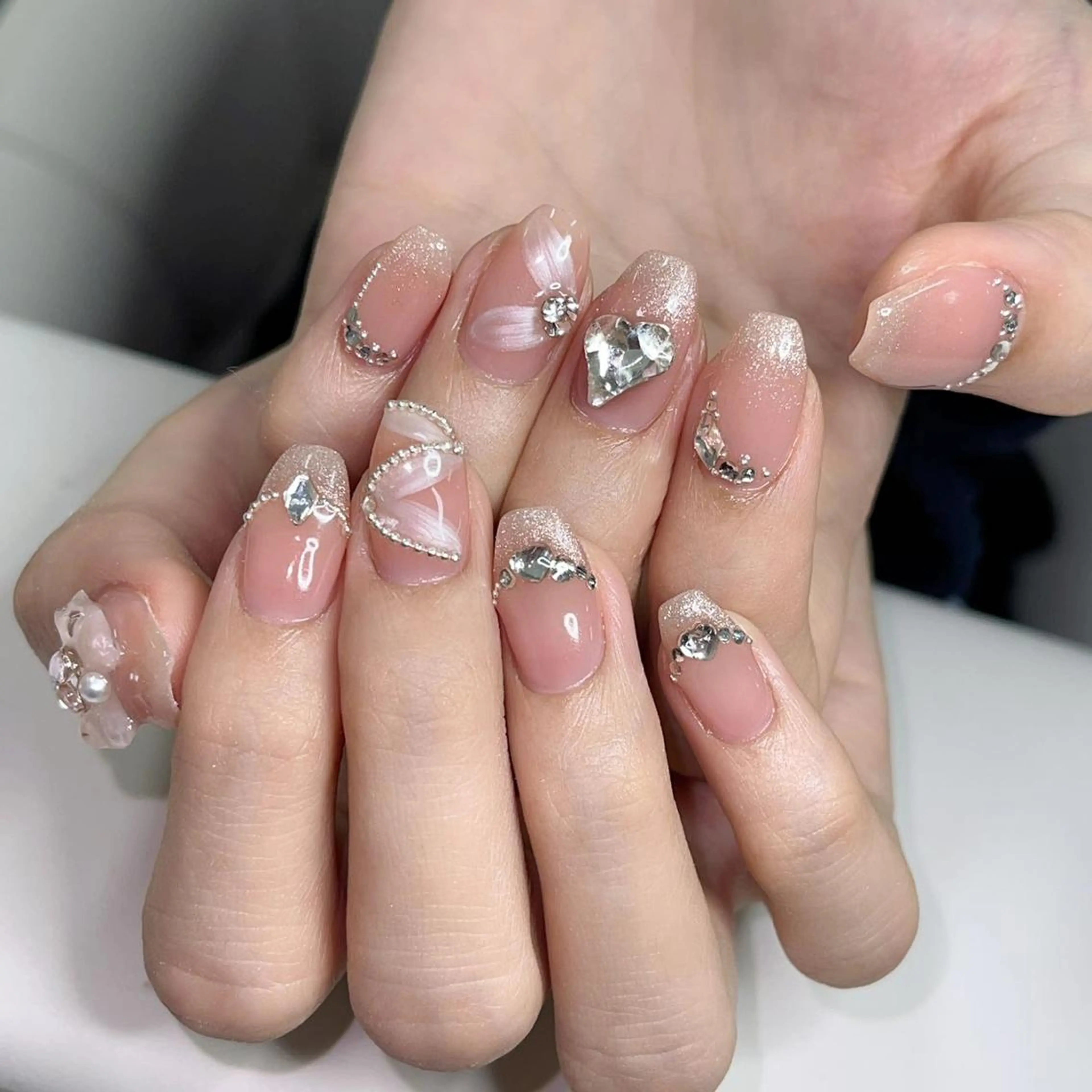 ネイル ハンドネイル Queens PUPUのネイルデザイン