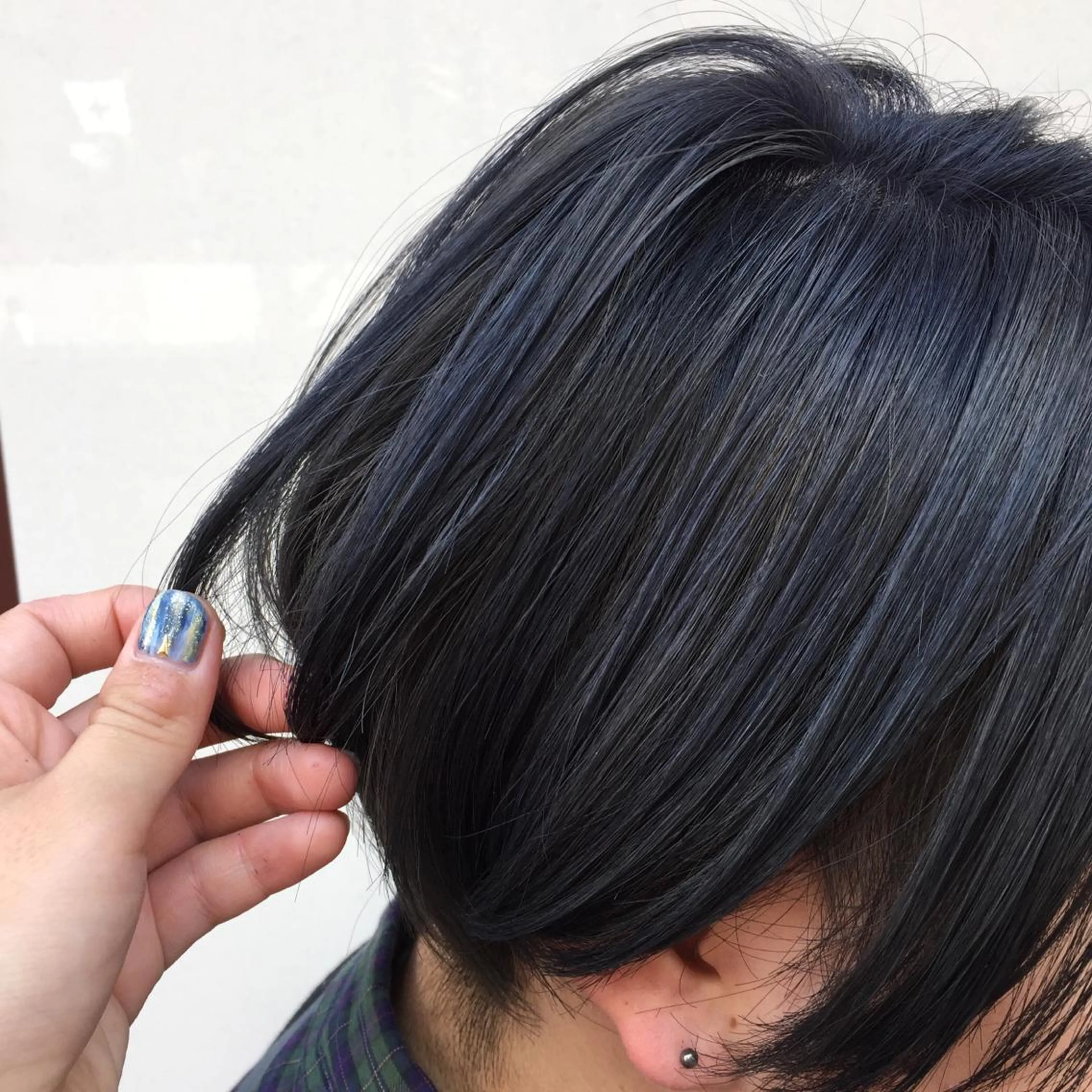 ショート カラー 黒髪 ブリーチ ブルーカラー ネイビーカラー yuki🌼 Hip's decoのヘアスタイル
