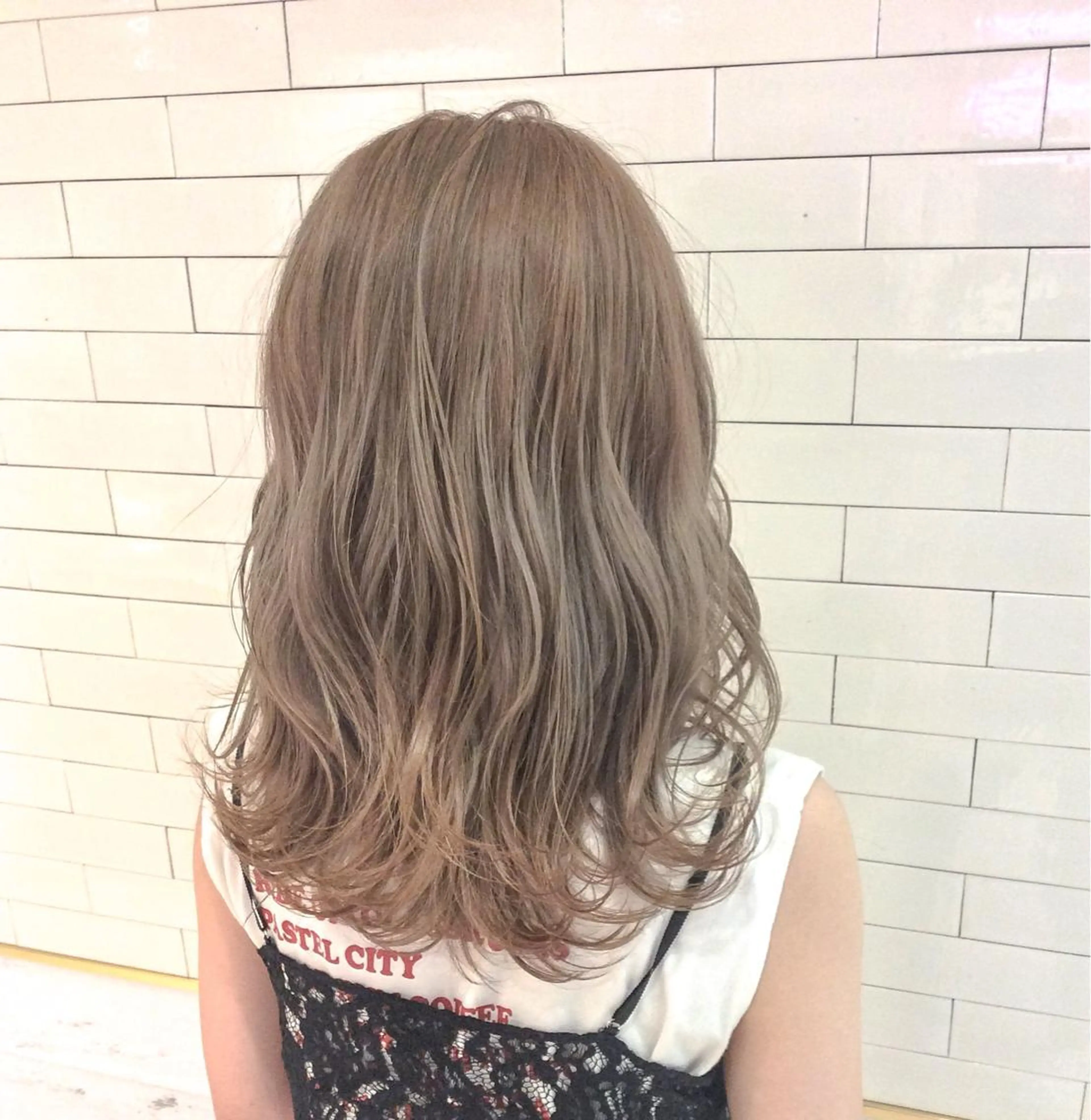 ミディアム カラー レイヤーカット× 髪質改善たもりのヘアスタイル