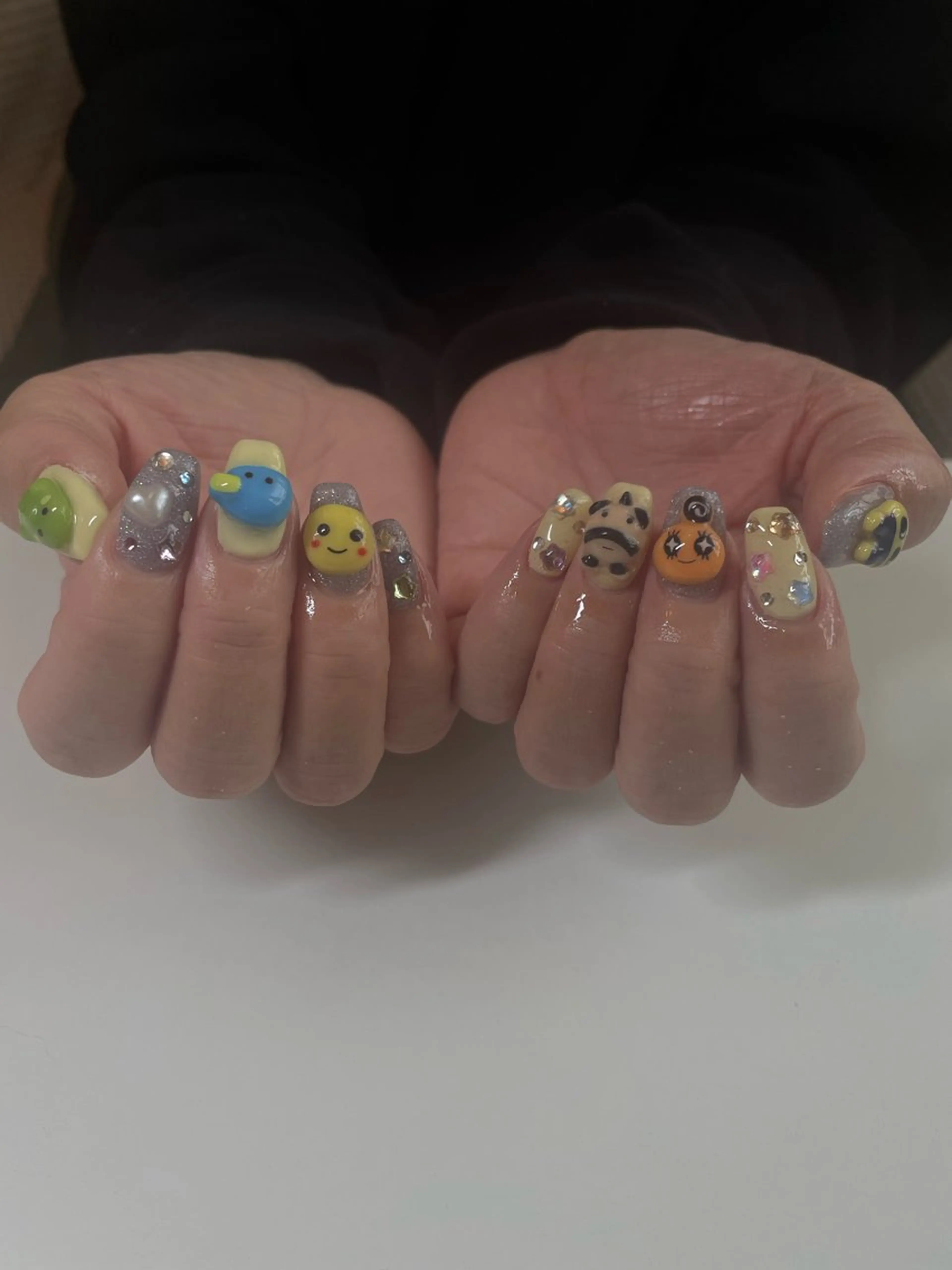 ネイル ロングネイル ハンドネイル ulu🌼 nanaのネイルデザイン