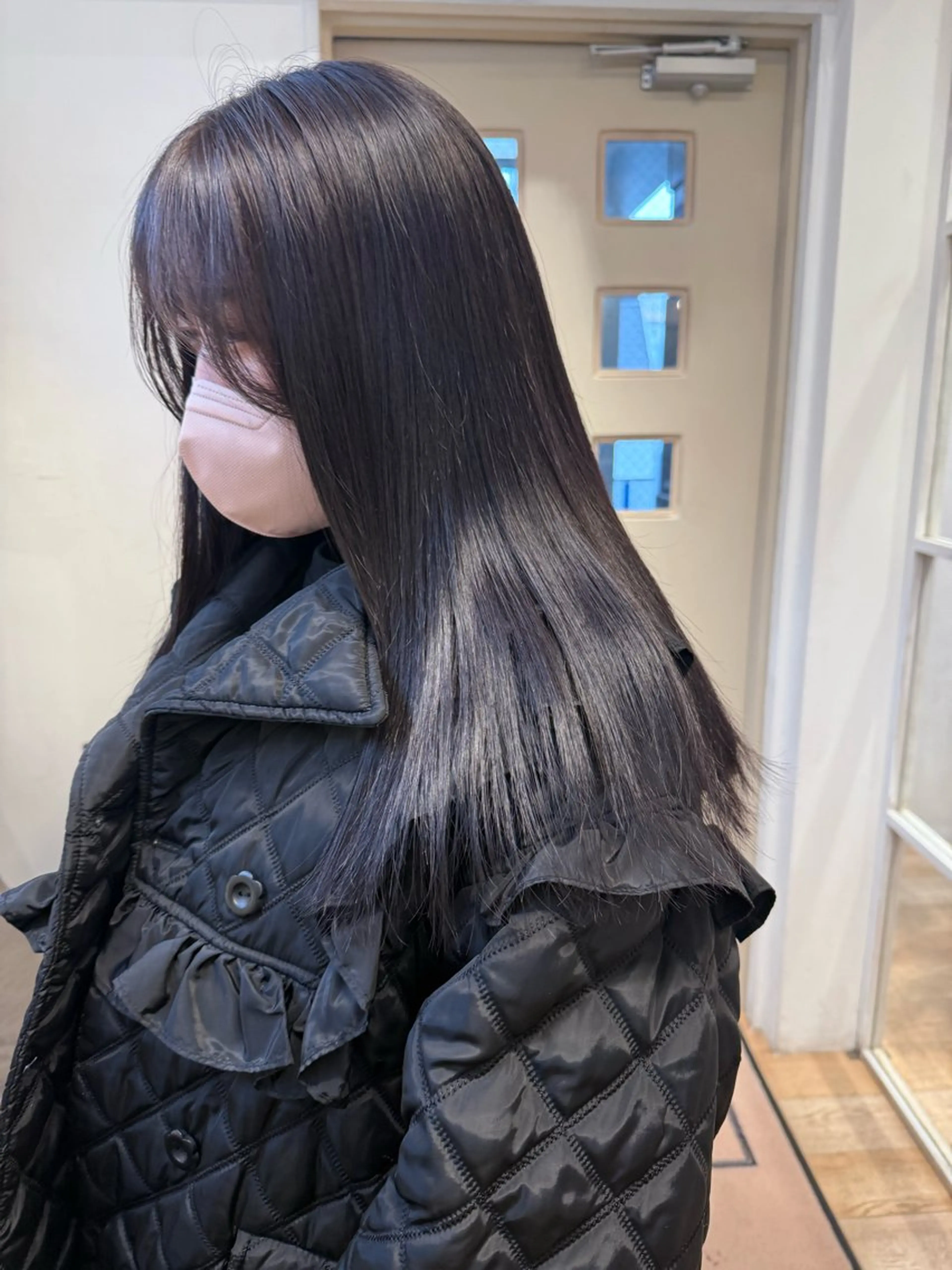 セミロング カラー ミルクティー× グレージュMOMOのヘアスタイル