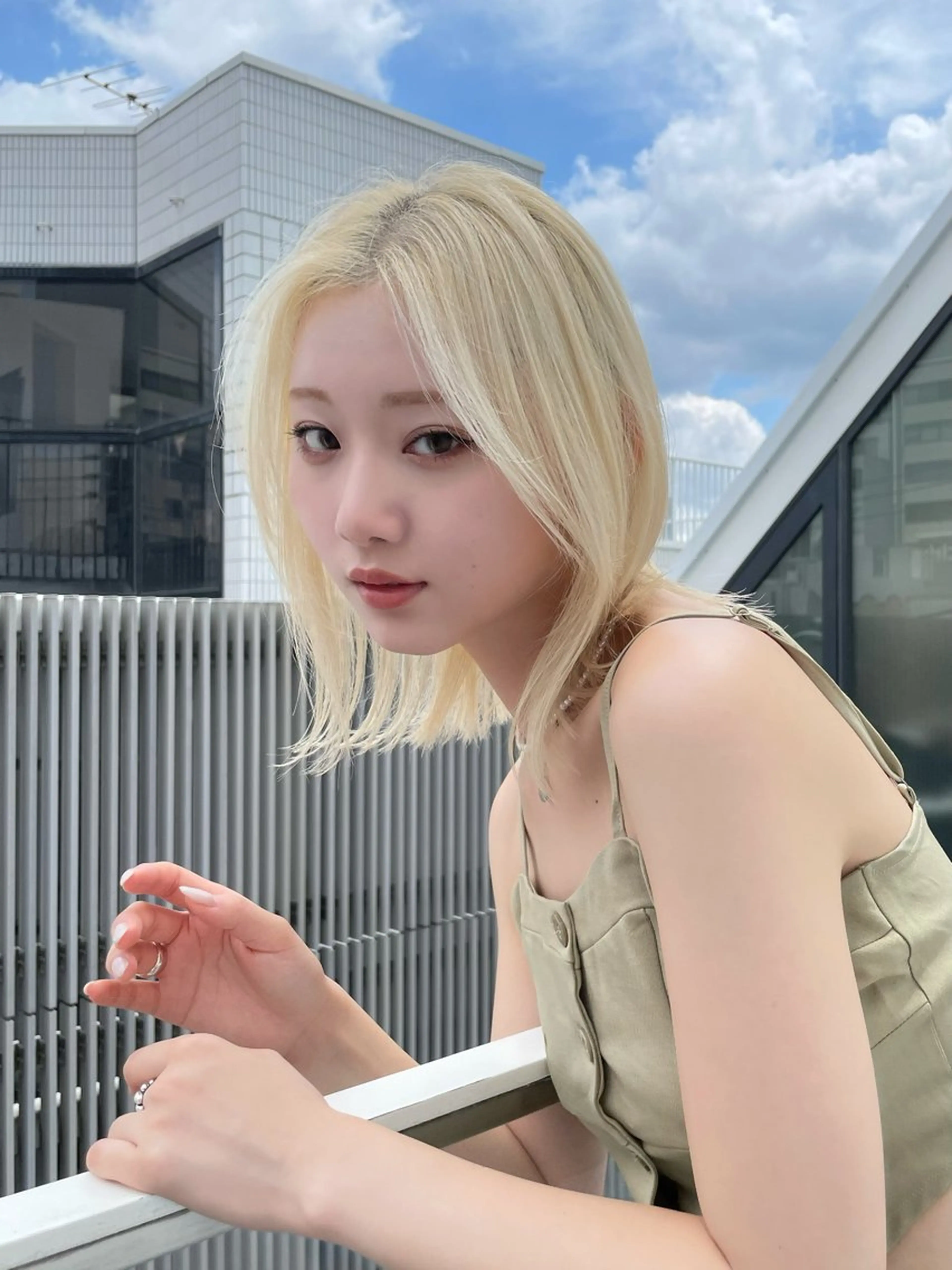 ミディアム カラー ヘアカラー トリートメント ハイトーンヘア れおん🌙のヘアスタイル