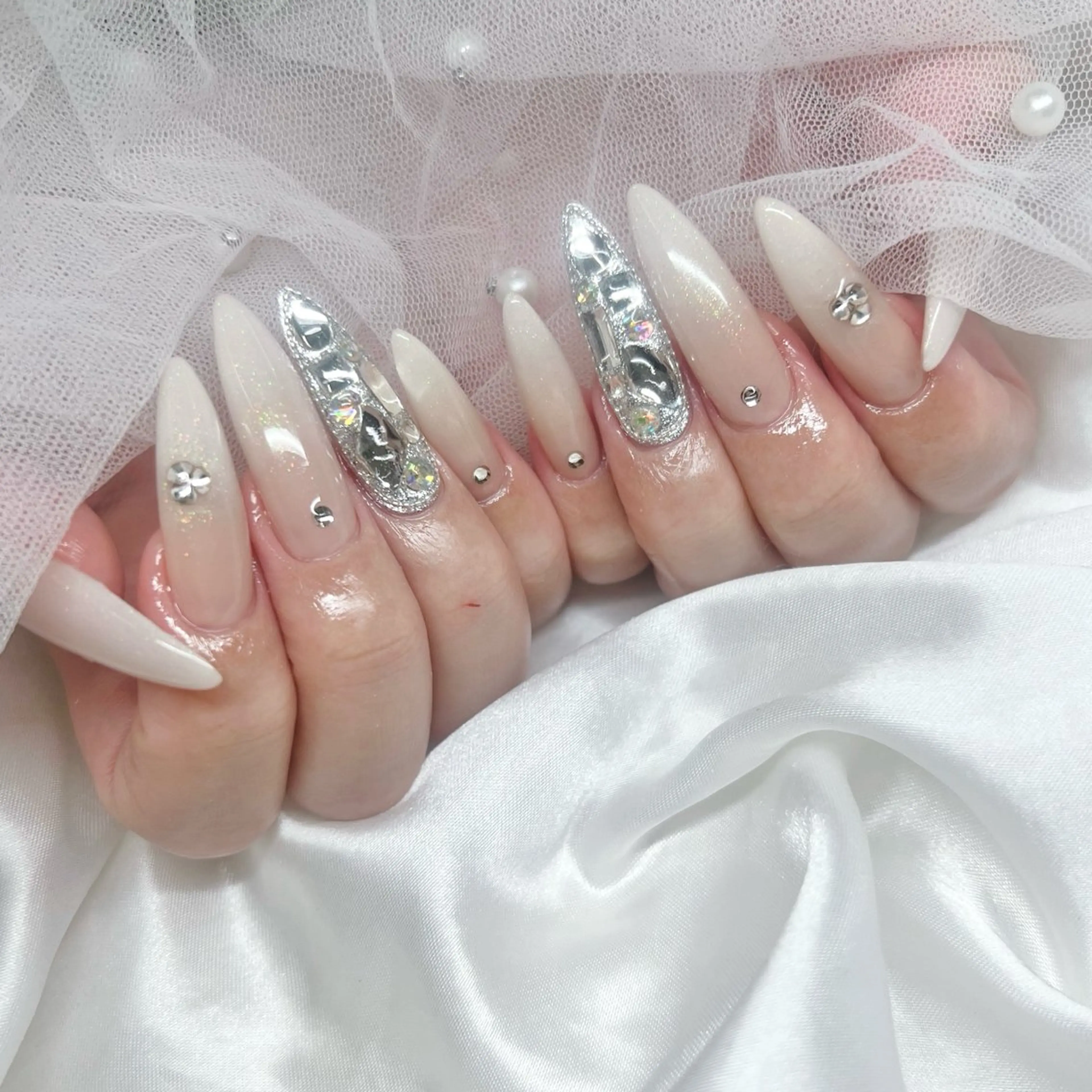 ロング ハンドネイル Nailsalon Angeのネイルデザイン