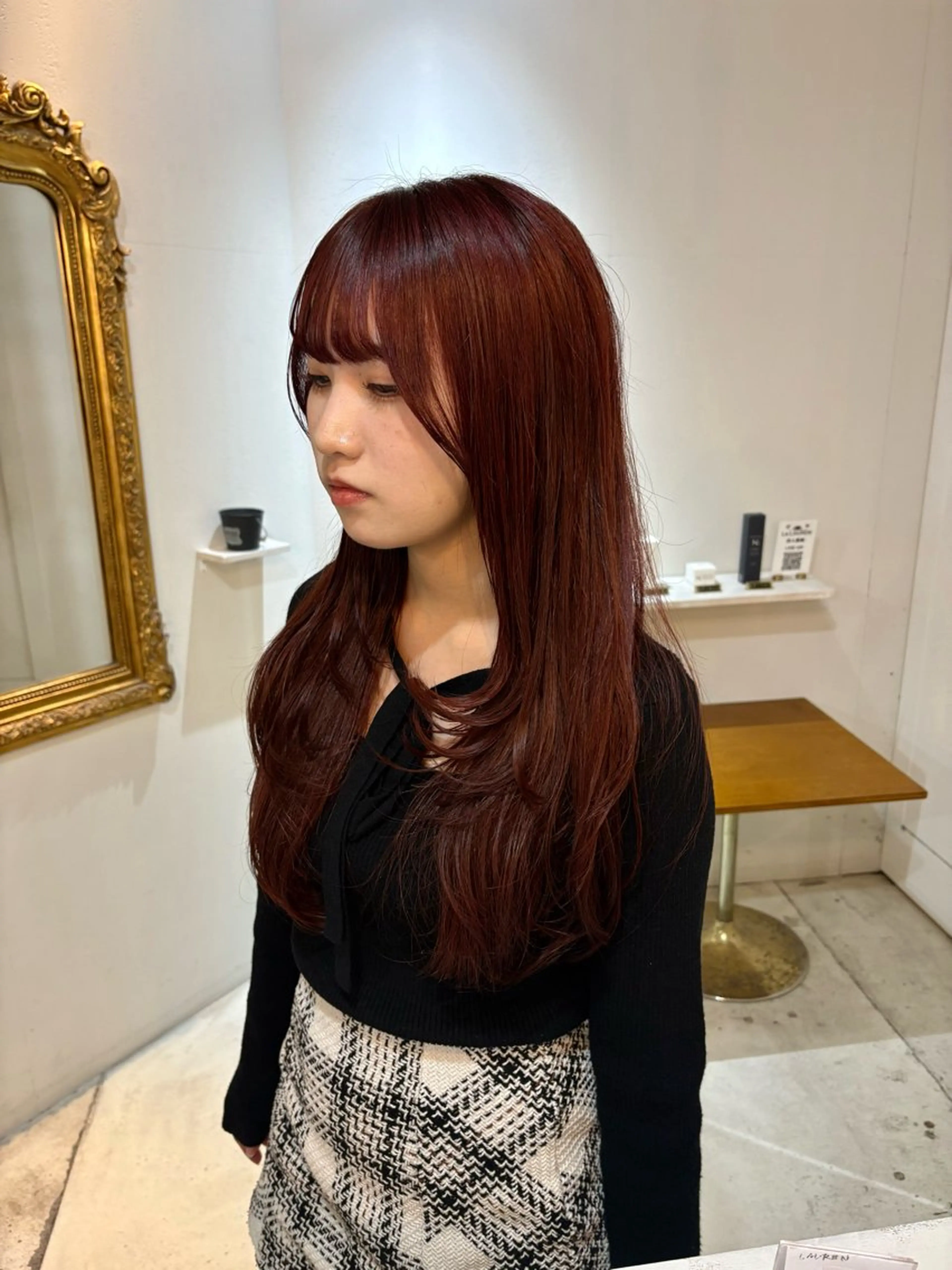 ロング レイヤーカット カット ヘアカラー トリートメント 🩶ハイトーン🖤 URARAのヘアスタイル