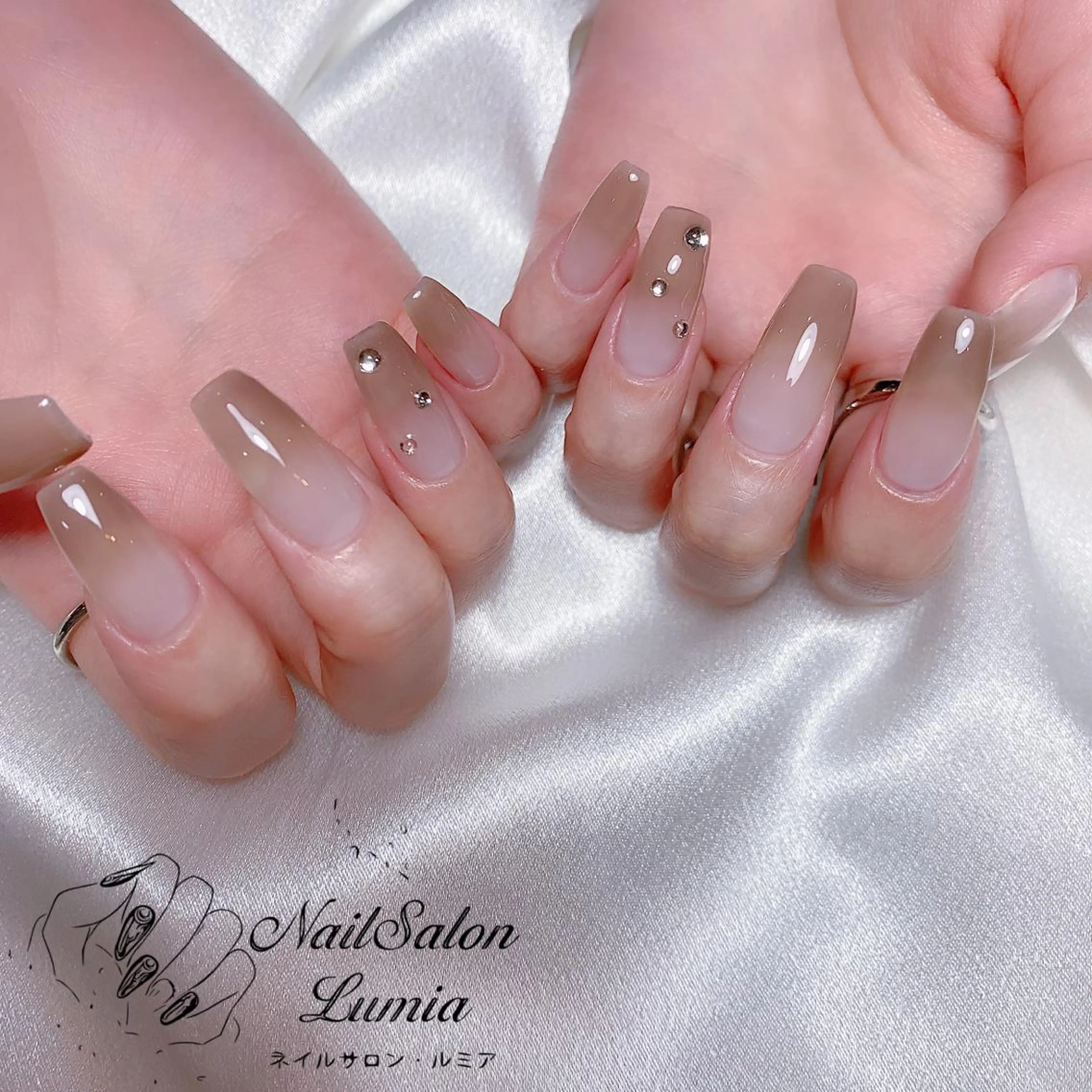 ネイル ストーンネイル ハンドネイル ネイルサロン ルミア Lumia 店長のネイルデザイン