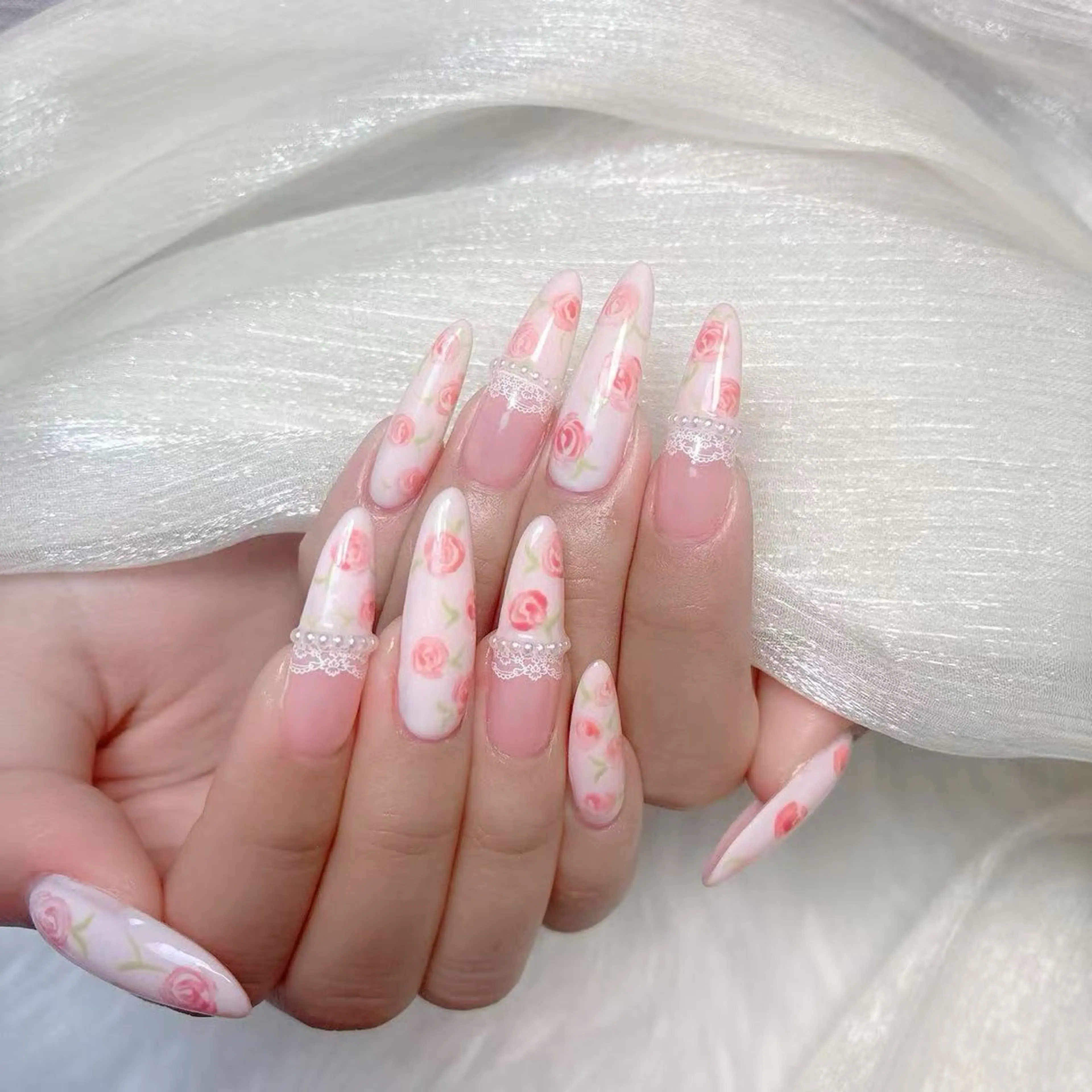 ネイル アニマル柄 チークネイル フラッシュネイル フットネイル フレンチネイル ハンドネイル B·U Nail大宮 長さだし専門店のネイルデザイン