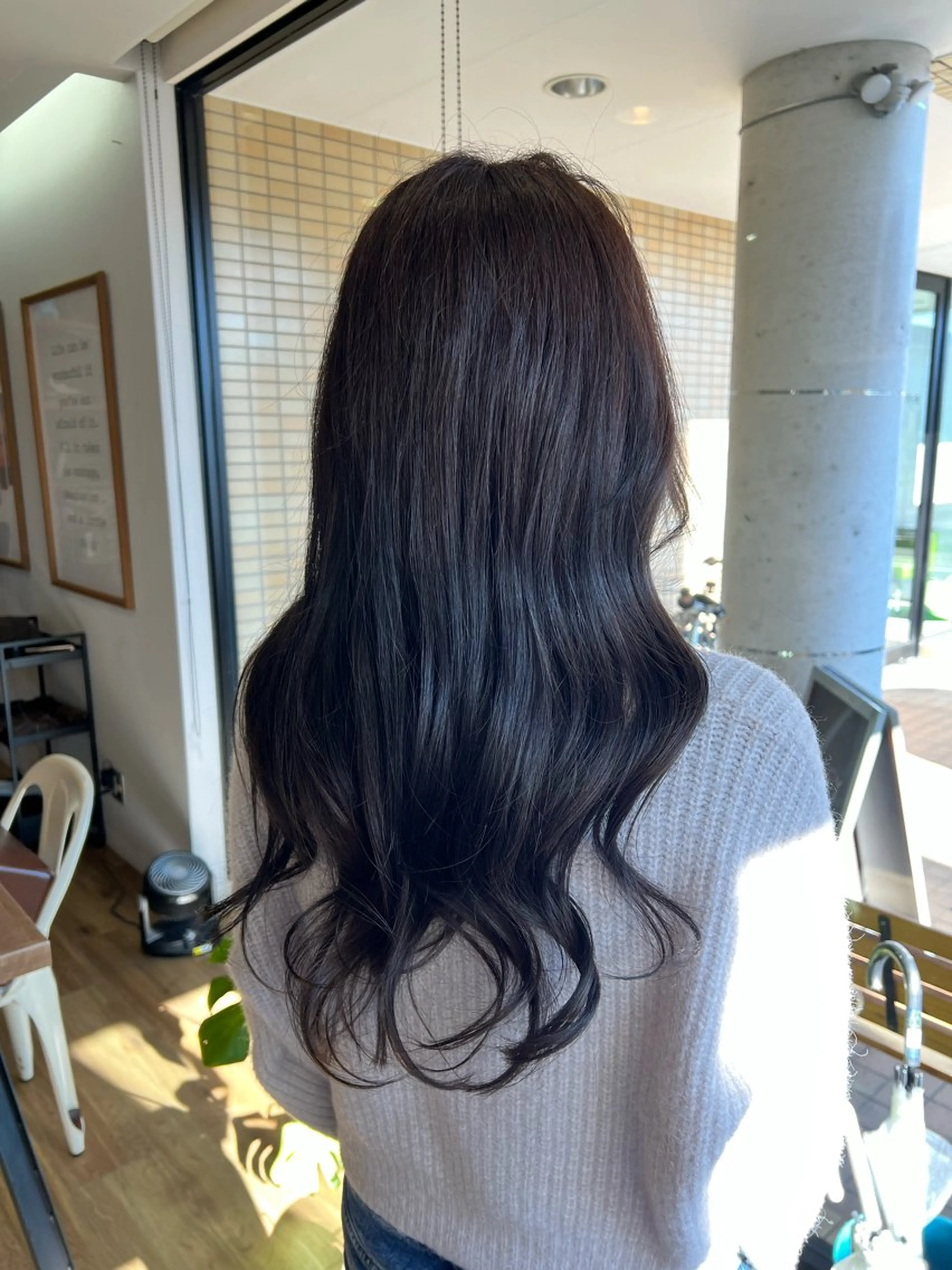 ロング カラー アッシュ アッシュグレー ヘアカラー トリートメント ツキダテ ユイのヘアスタイル