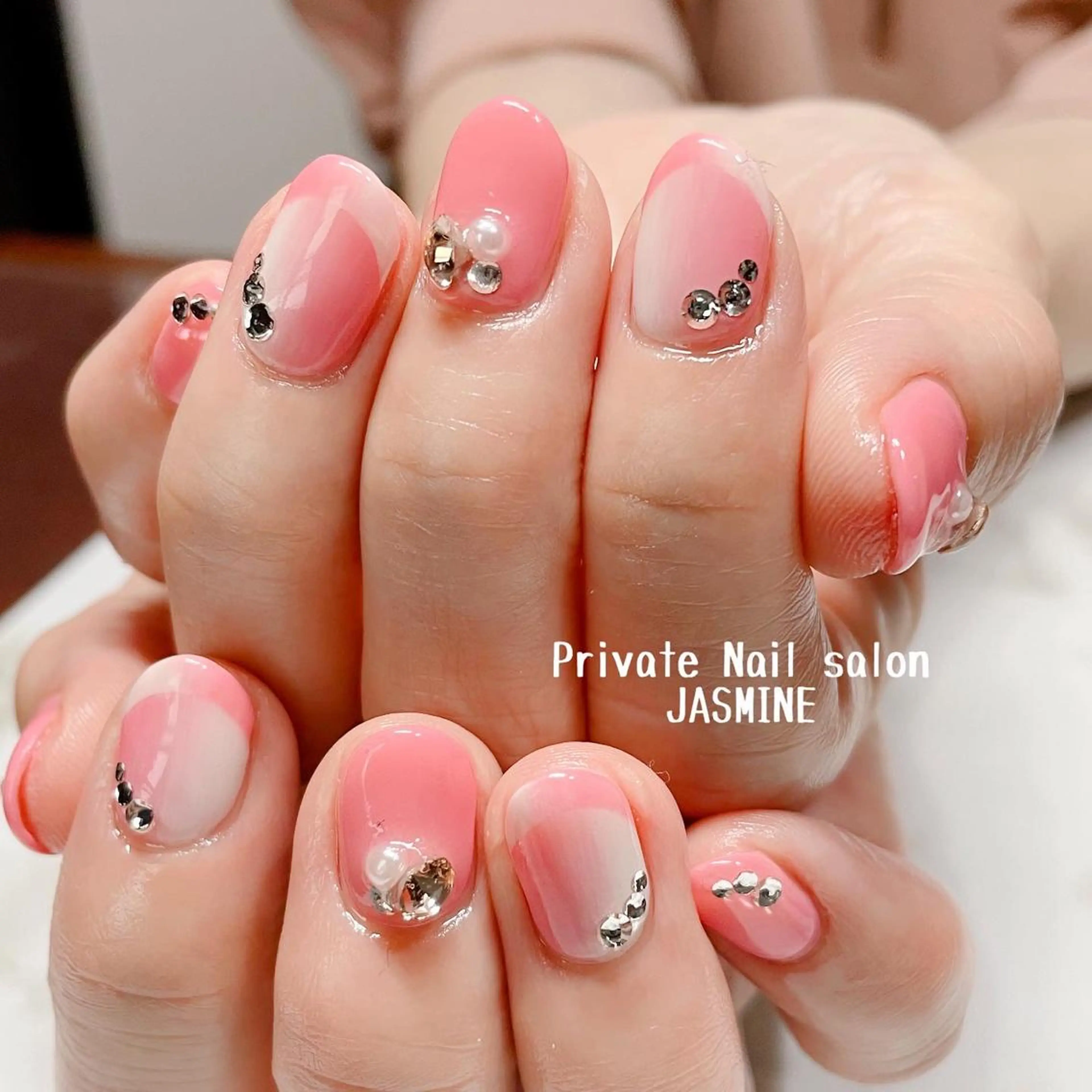 ネイル フレンチネイル オンブレフレンチ ピンク ストーンネイル Nail salon JASMINEのネイルデザイン