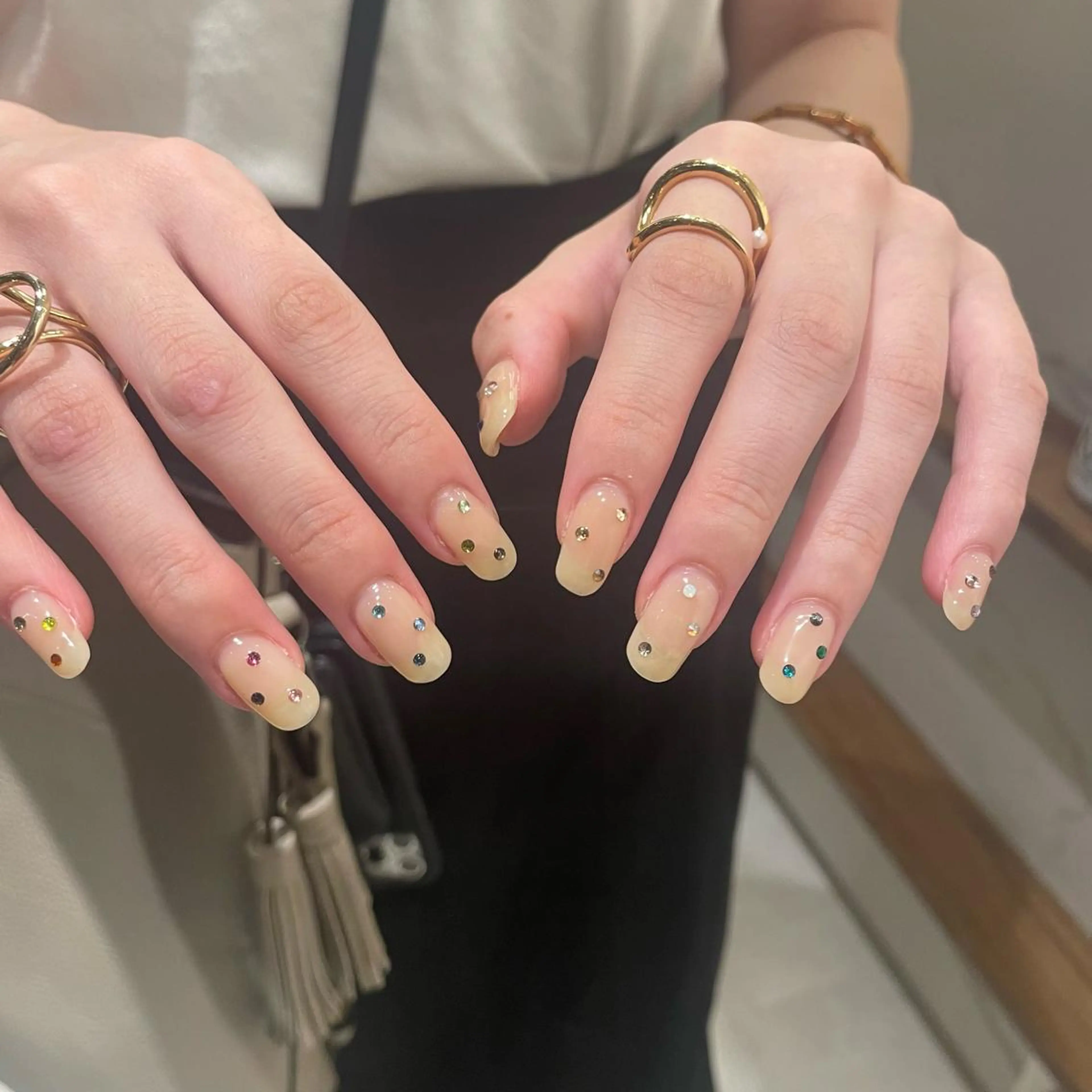 ネイル ストーンネイル AMI .のネイルデザイン