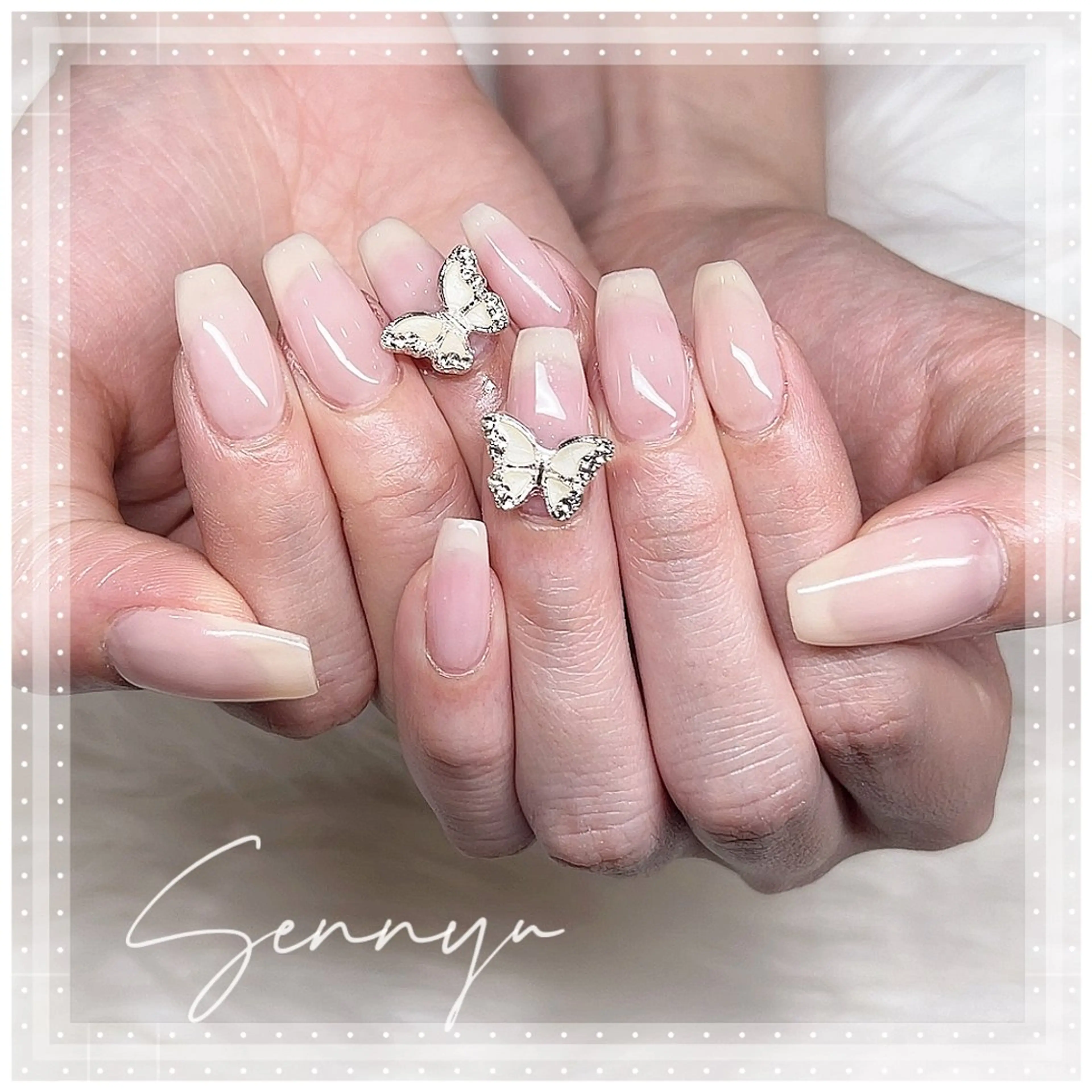 ネイル ゴージャス ワンカラーネイル ハンドネイル モンナ CCのネイルデザイン