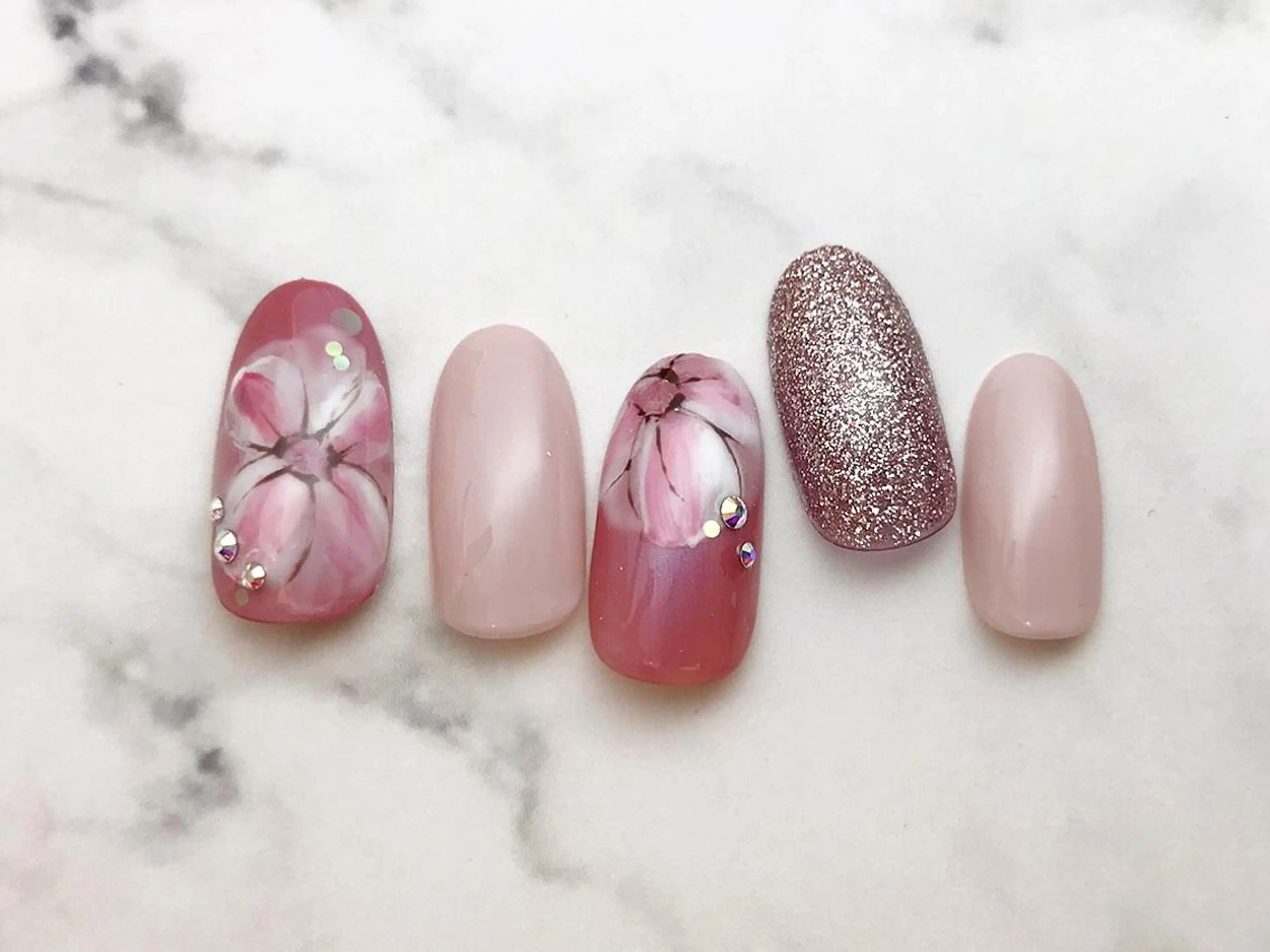 ネイル リセ有楽町店 ネイリストのネイルデザイン