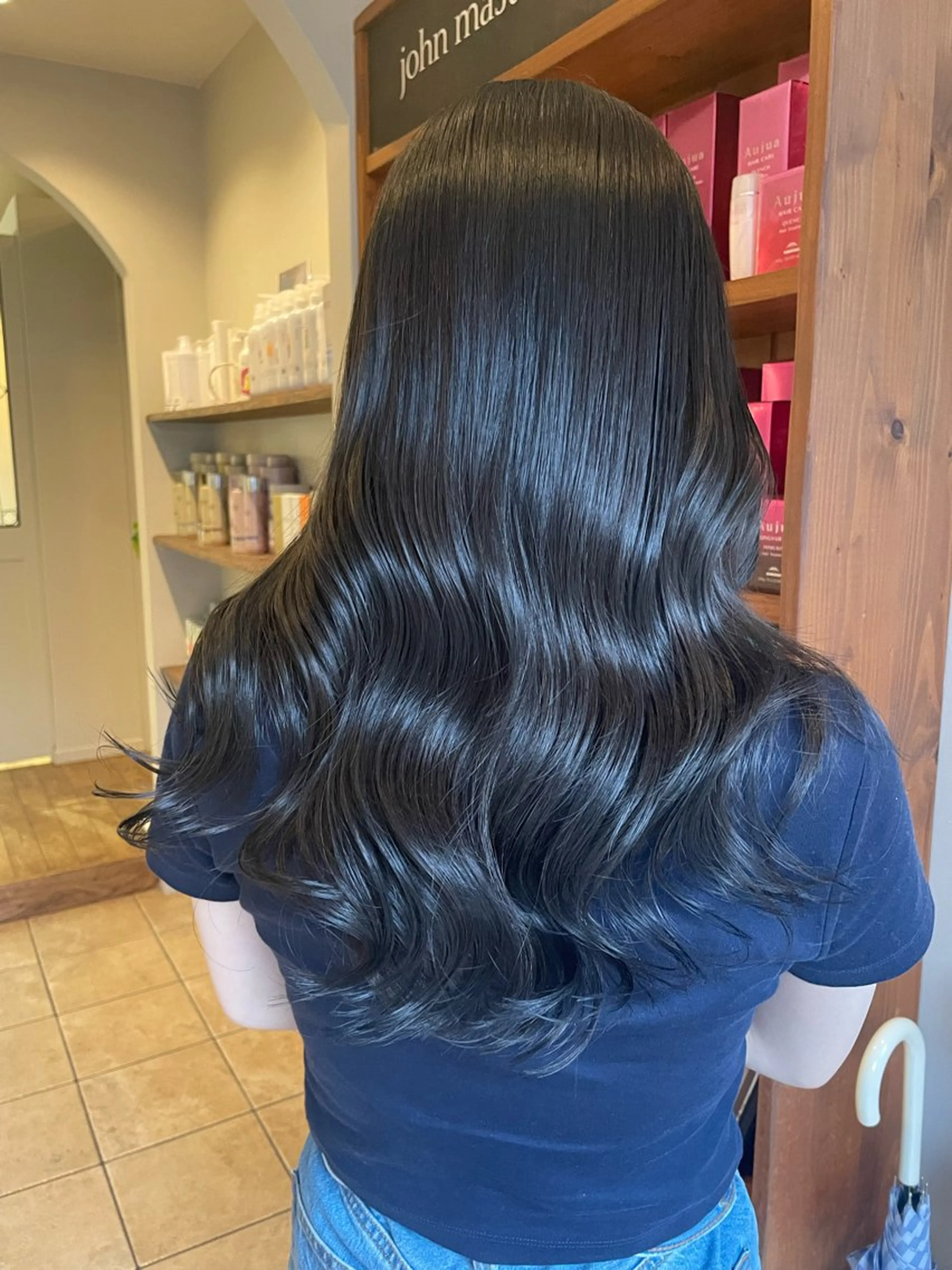 カラー 栗林 茉那のヘアスタイル