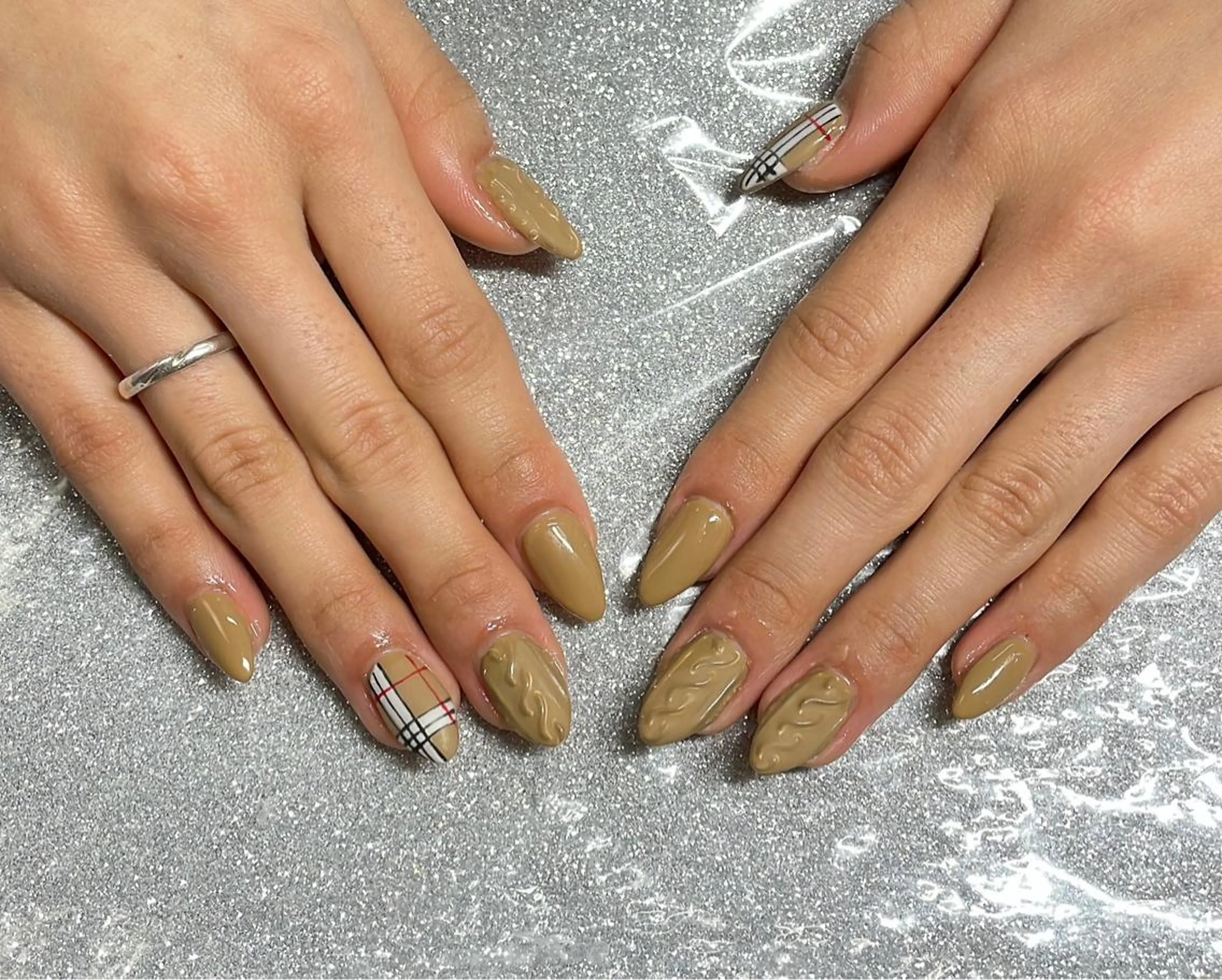 ネイル ハンドネイル VIERU 🌈🎀💖のネイルデザイン