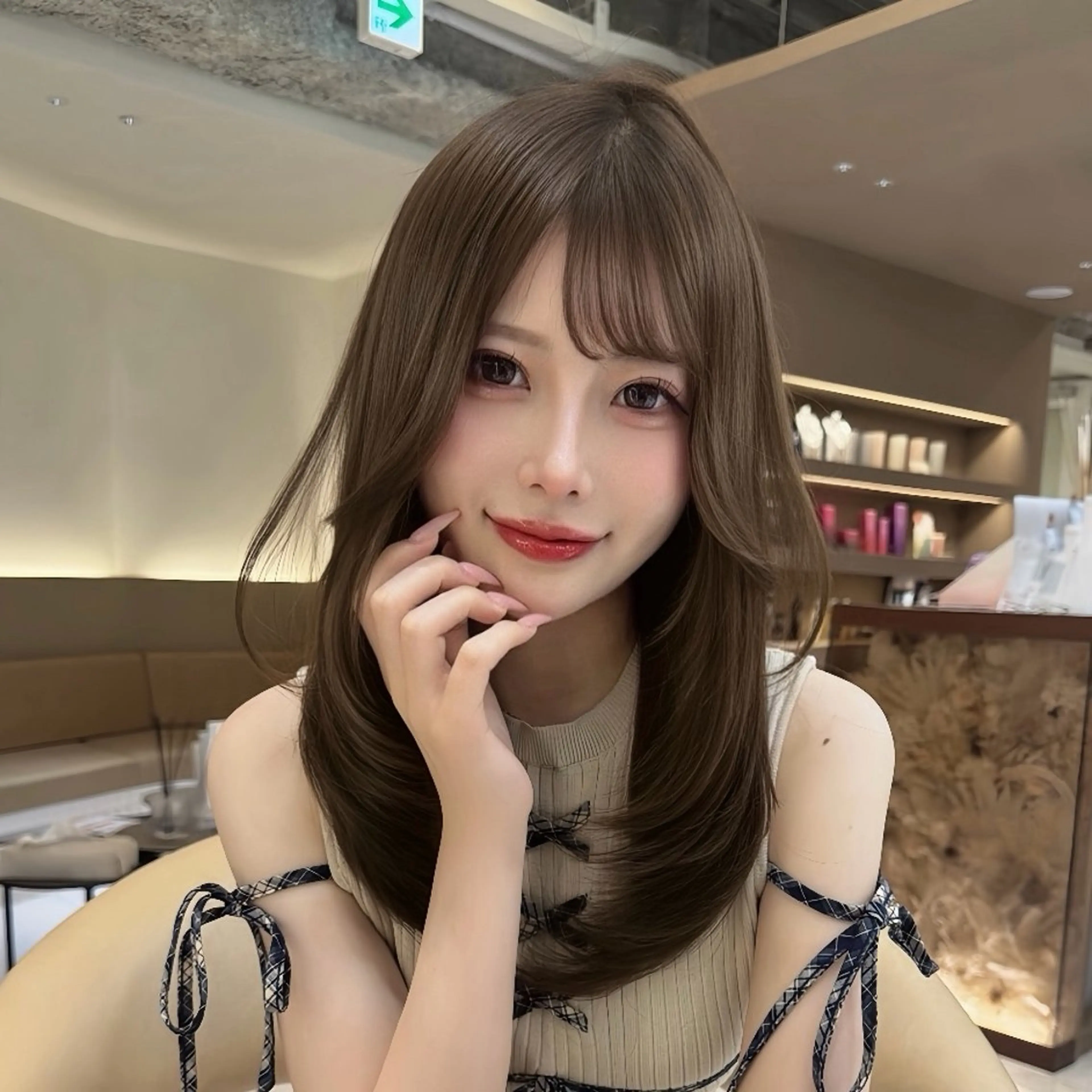 ロング としき/韓国/透明 感カラー/美髪矯正のヘアスタイル