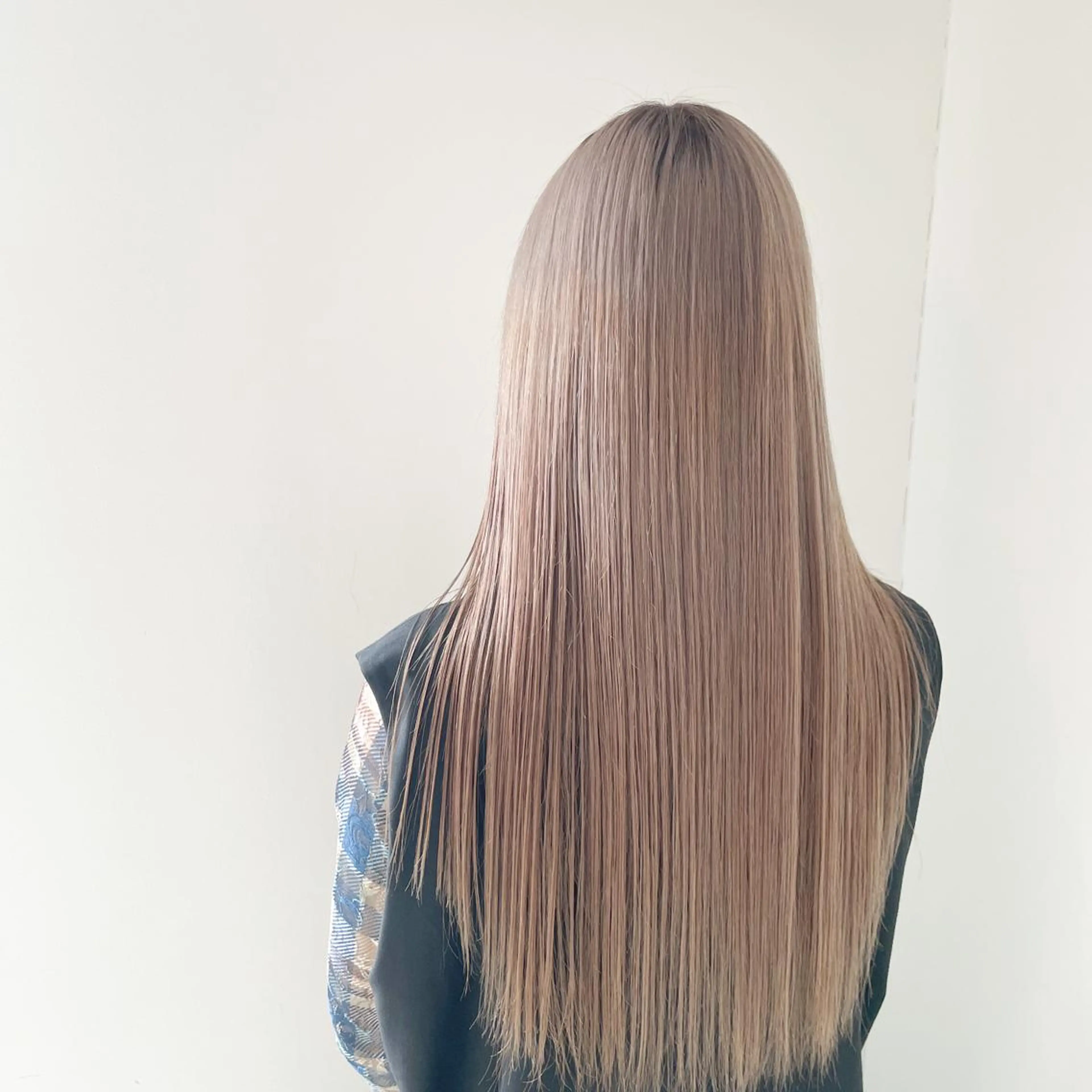 ロング カラー ベージュカラー ブリーチ ブロンド ブロンドベージュ ミルクティーベージュ Takuma Suzuki中目黒のヘアスタイル