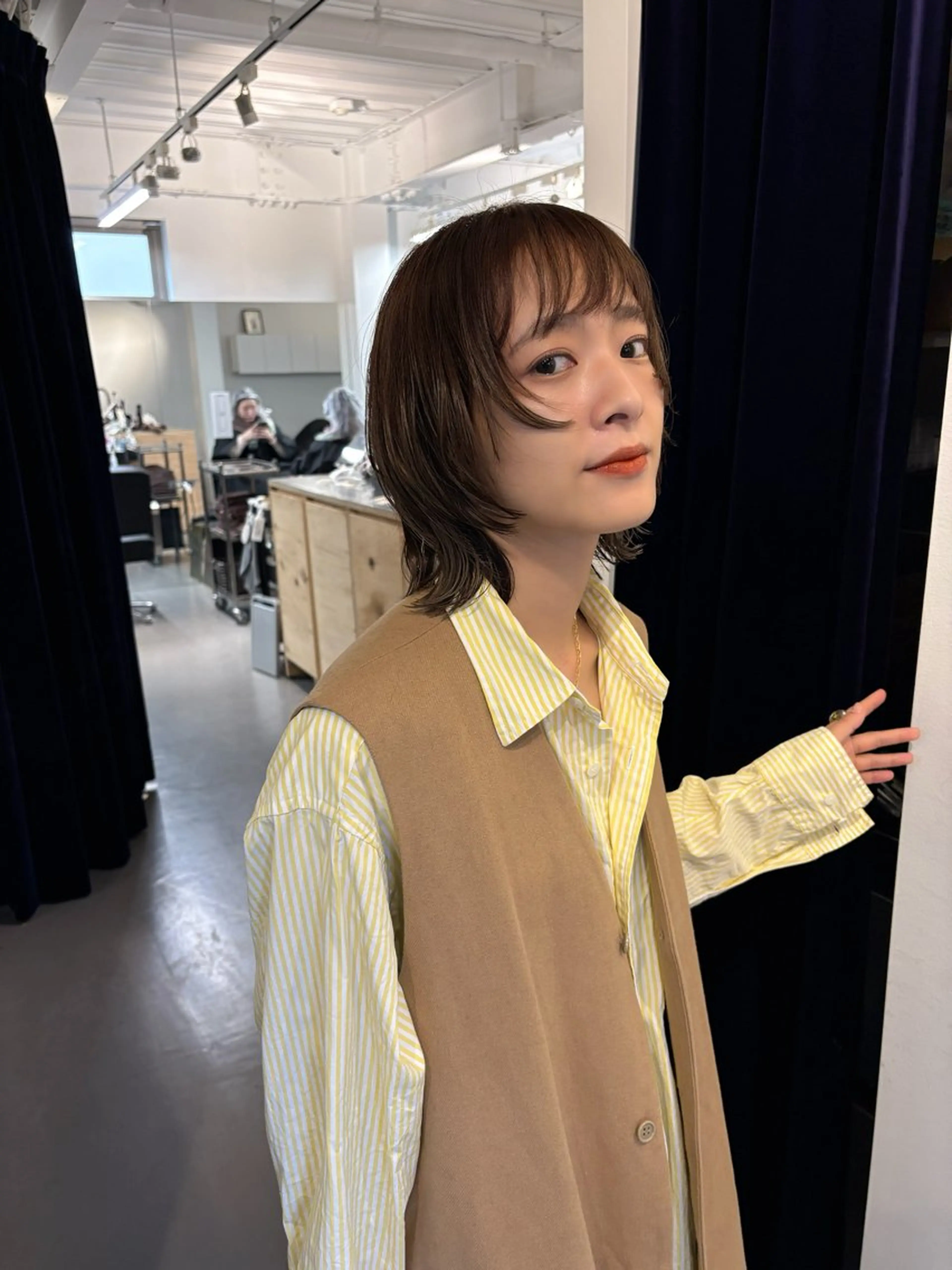 ミディアム カラー ボブレイヤー ボブ レイヤーカット カット ヘアカラー トリートメント 似合わせカット レイヤーボブウルフのヘアスタイル