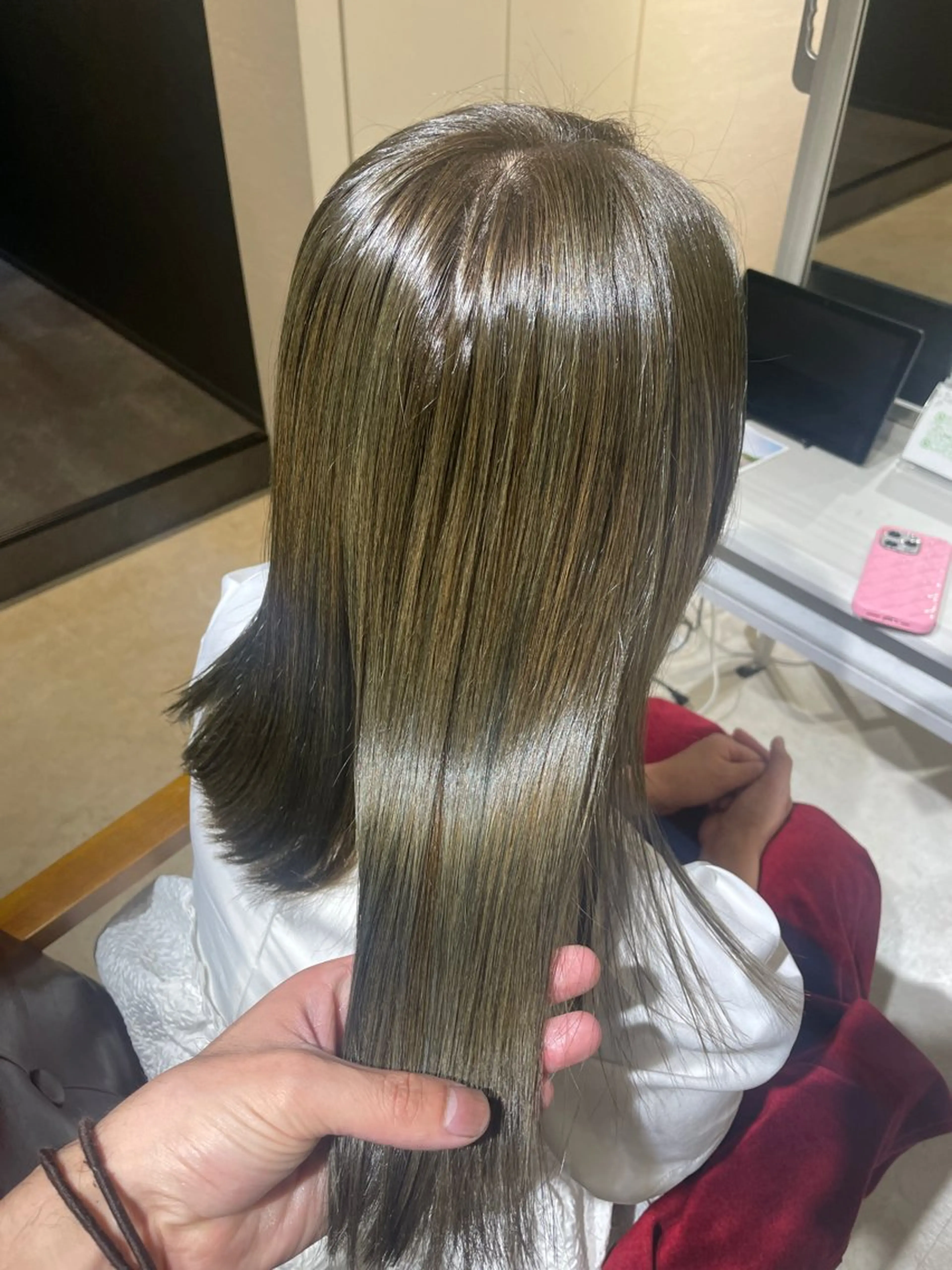 セミロング カット ヘアカラー トリートメント le. pidorgeのヘアスタイル