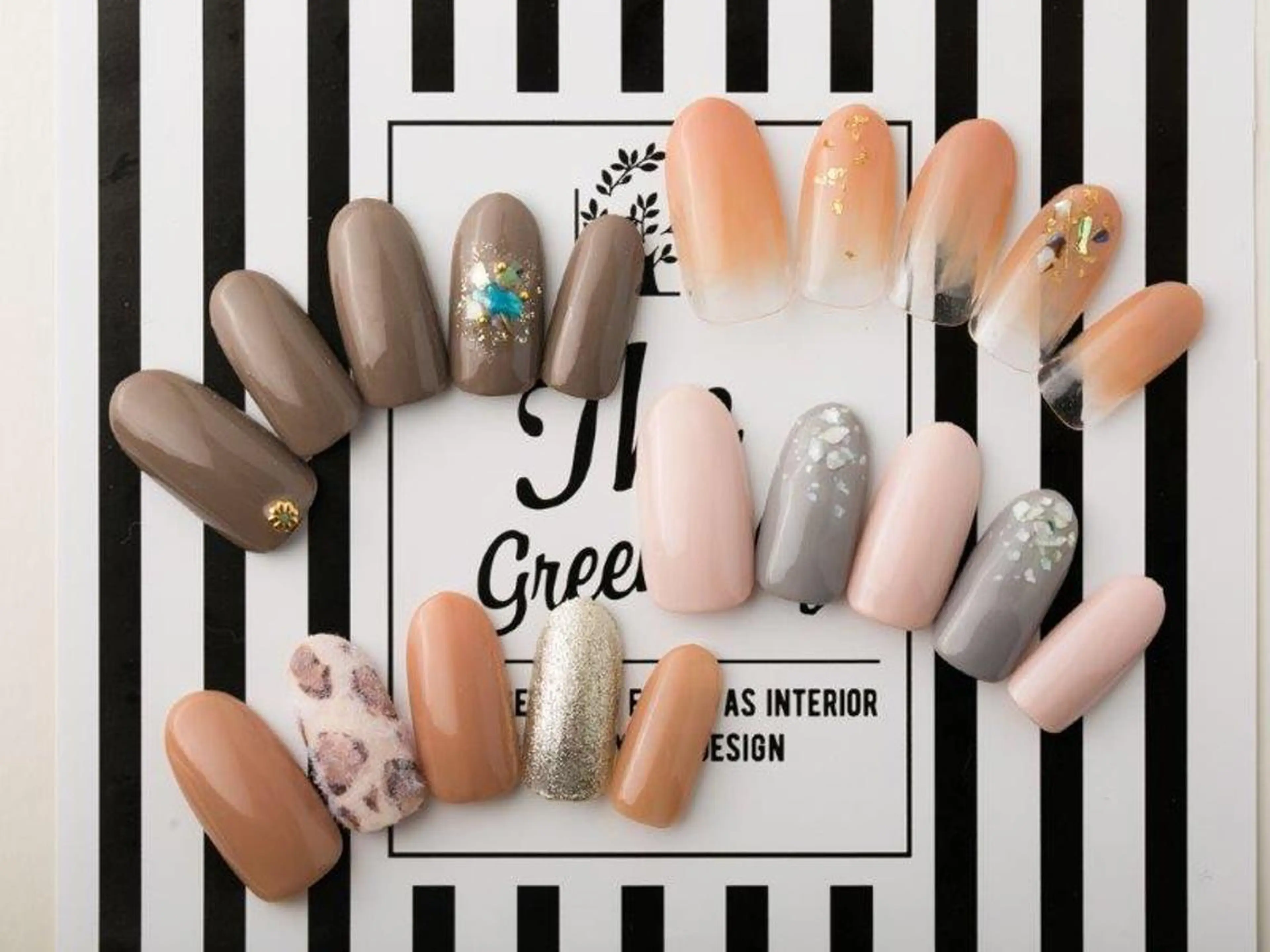 ネイル アートネイル ジェルネイル オフィスネイル シンプルネイル ソフトジェル Nail Eyeのネイルデザイン