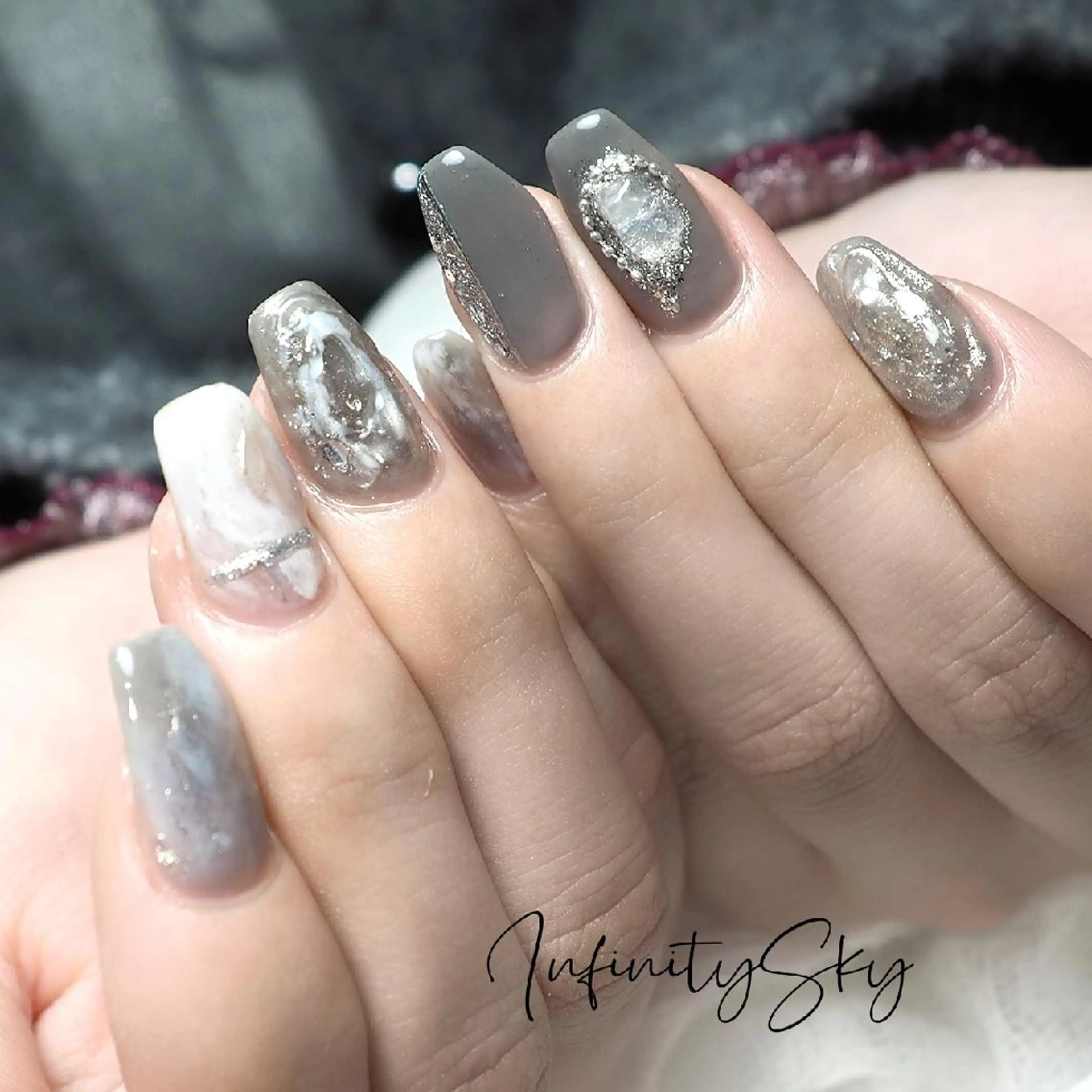 ネイル ニュアンスネイル infinity skyのネイルデザイン