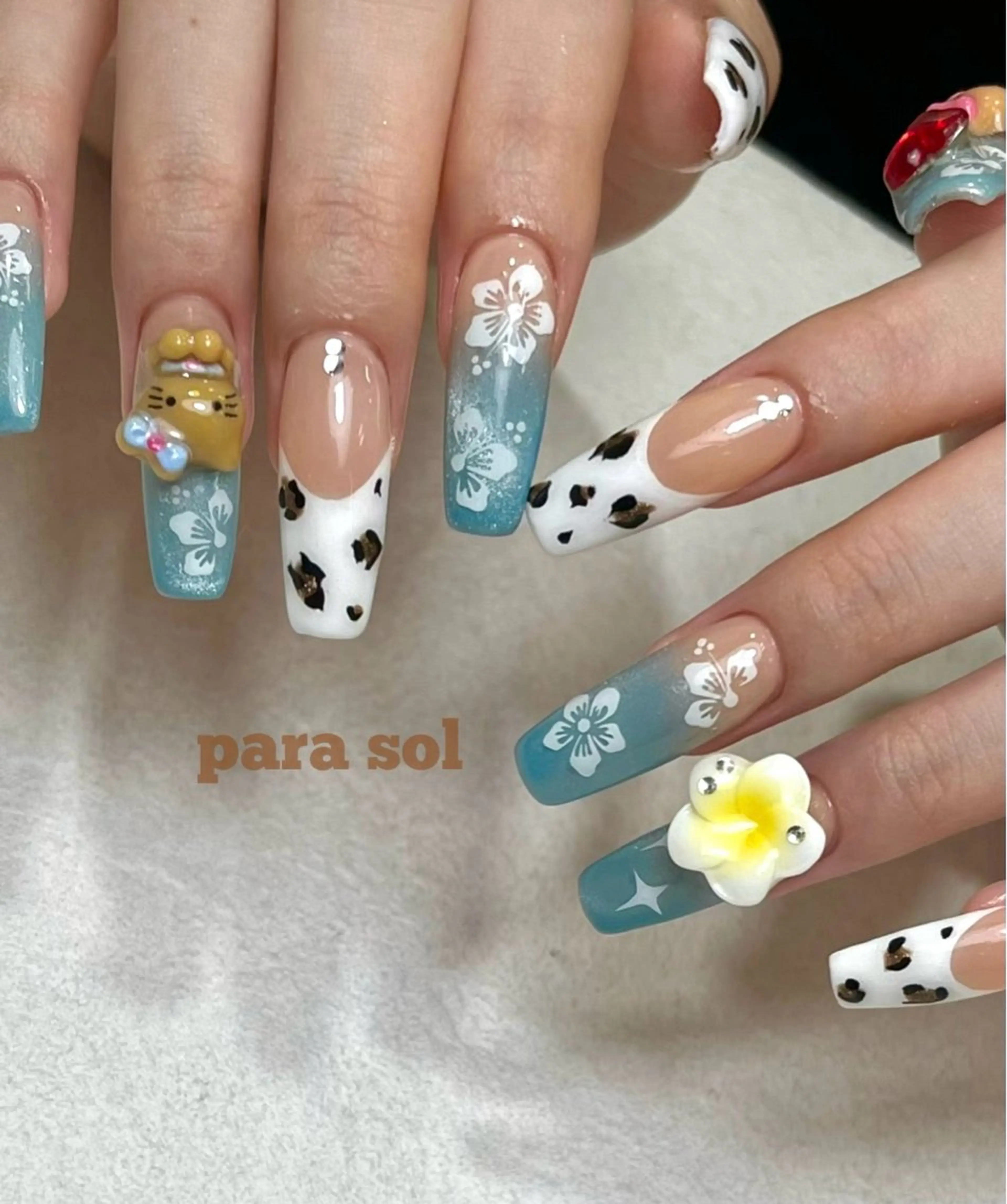 ネイル グラデーション キラキラネイル ラメ(グリッター) ラメグラデーション 夏ネイル para ☀︎ sol by BECK所属・Para Sol nail　Maoのネイルデザイン