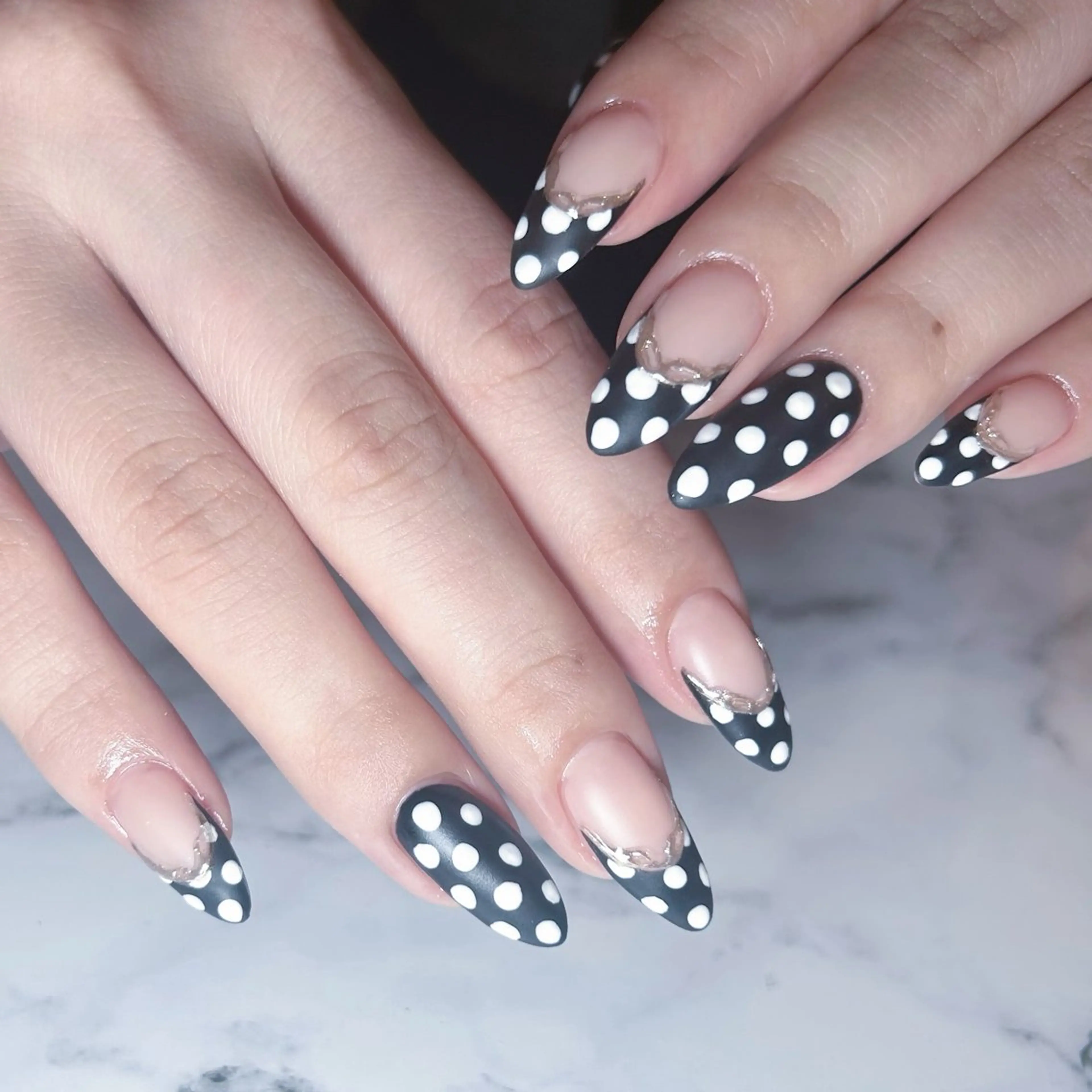 ネイル ハンドネイル ハンドケア she nail studio所属・room 410のネイルデザイン