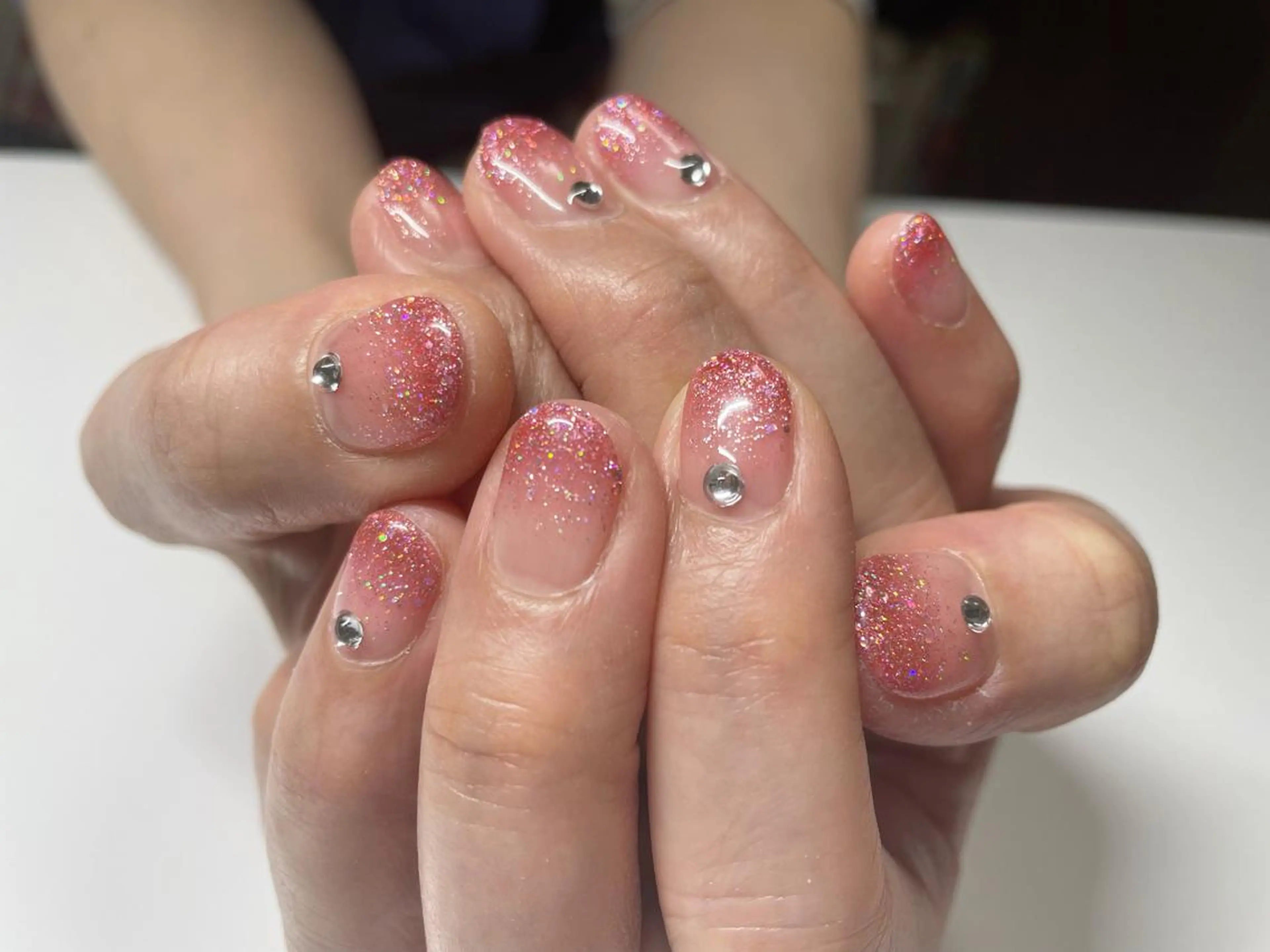 ネイル キラキラネイル ストーンネイル ハンドネイル ネイルサロン Purimaのネイルデザイン