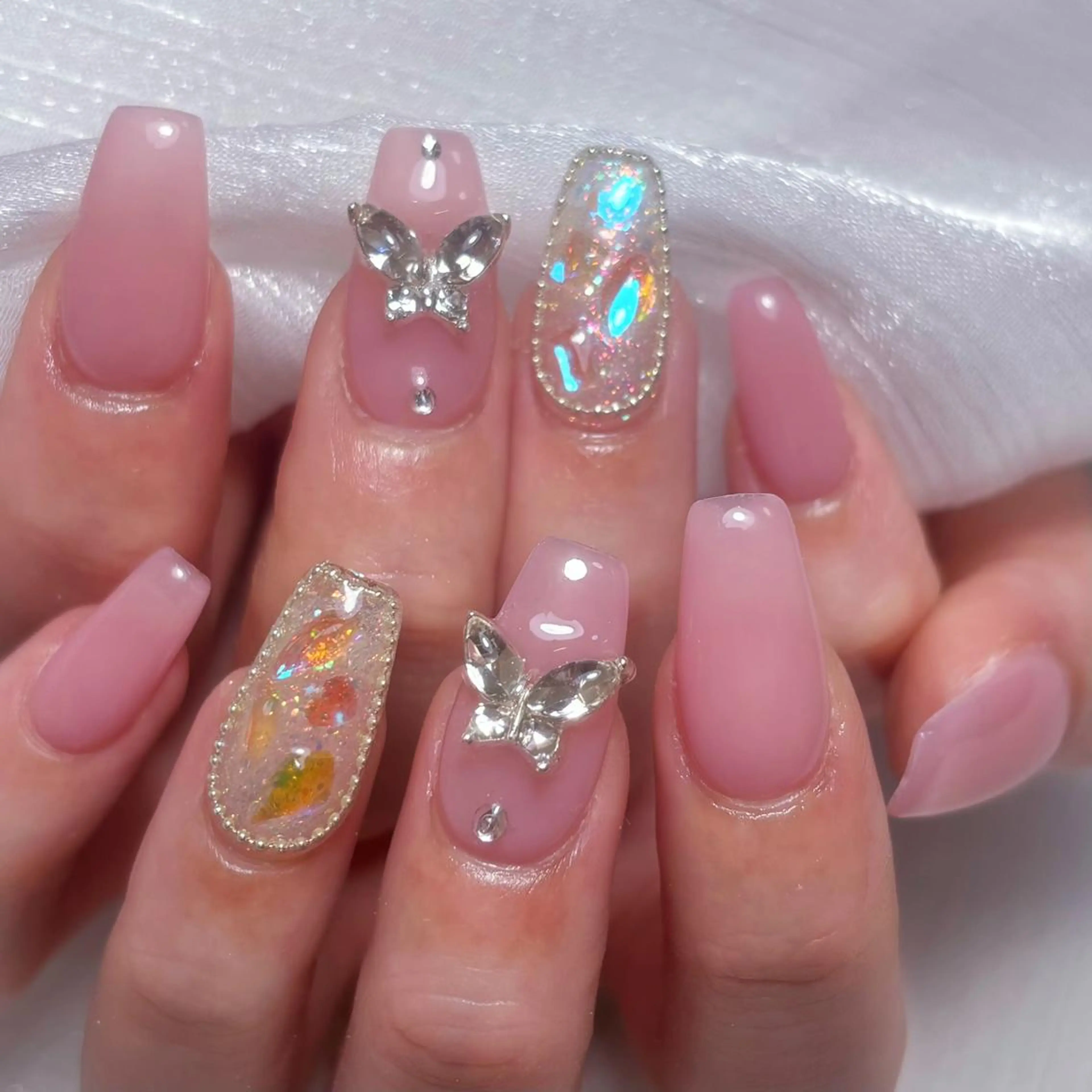 ネイル アートネイル オーロラネイル フラッシュネイル ガーリー キラキラネイル DIAMOND NailStudioのネイルデザイン