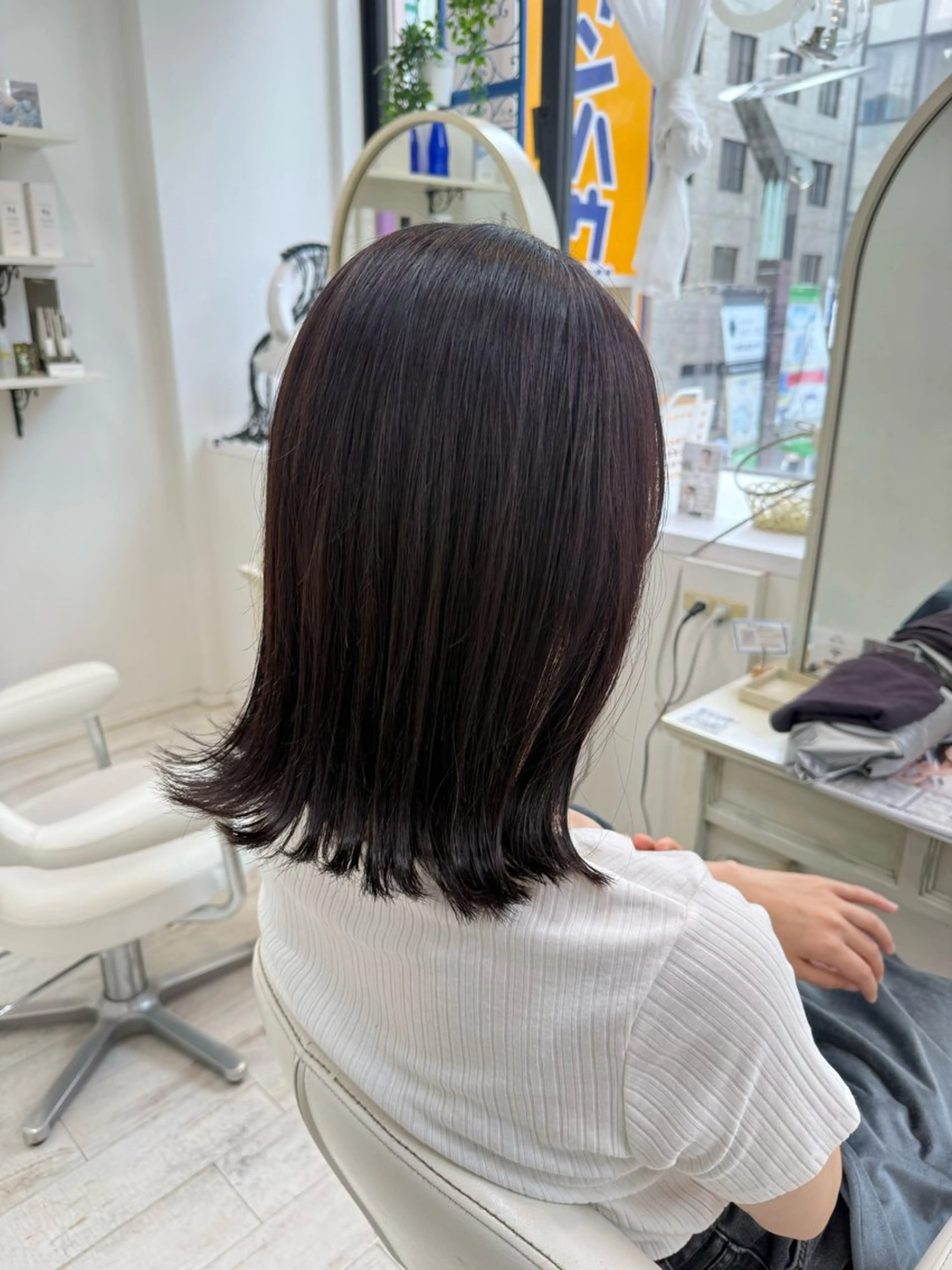 ミディアム カット ヘアカラー 縮毛矯正 新籾 尚哉のヘアスタイル