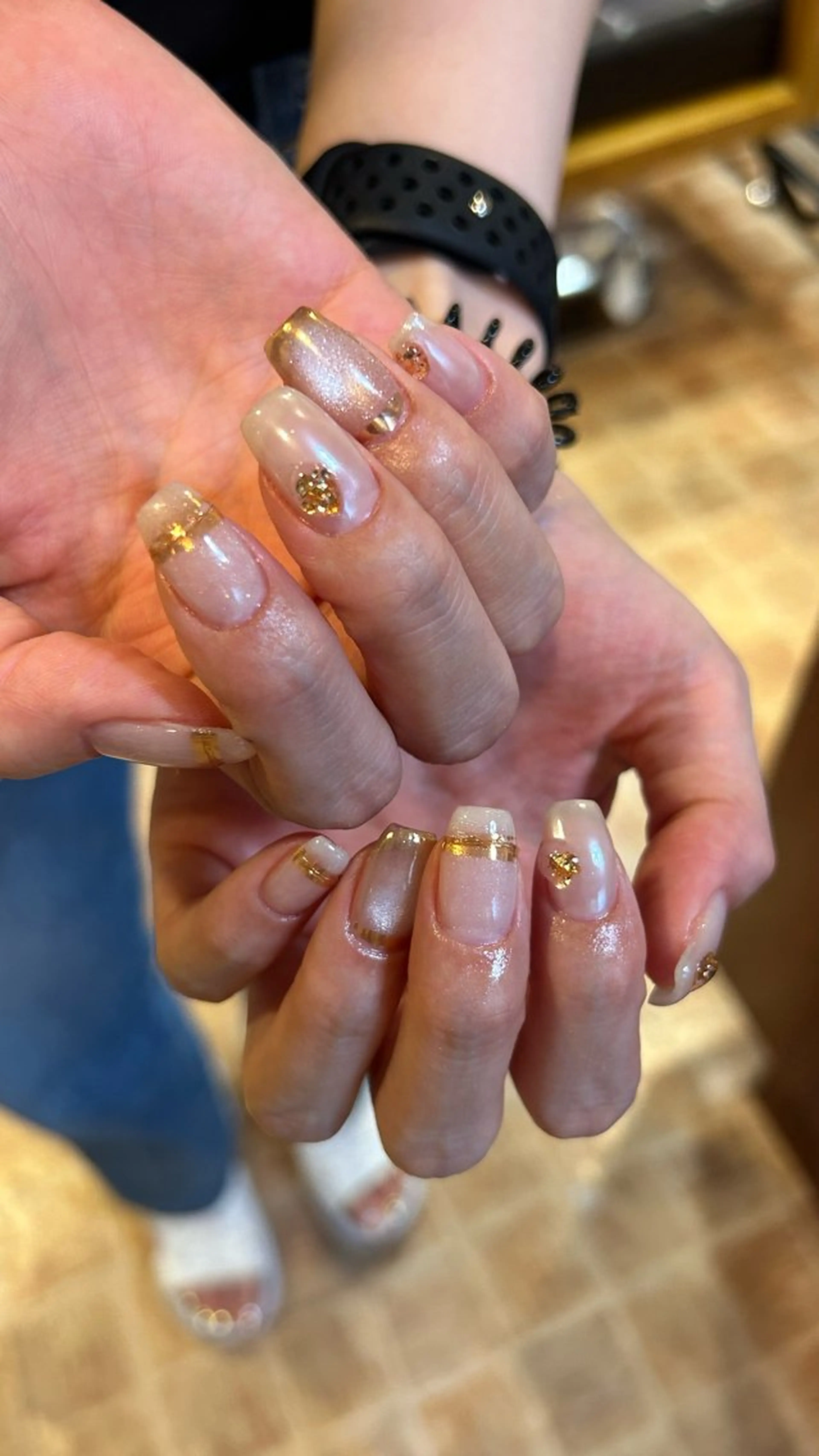 ネイル キラキラネイル ニュアンスネイル オフィスネイル シンプルネイル ハンドネイル sun.lino所属・小野寺 千尋のネイルデザイン