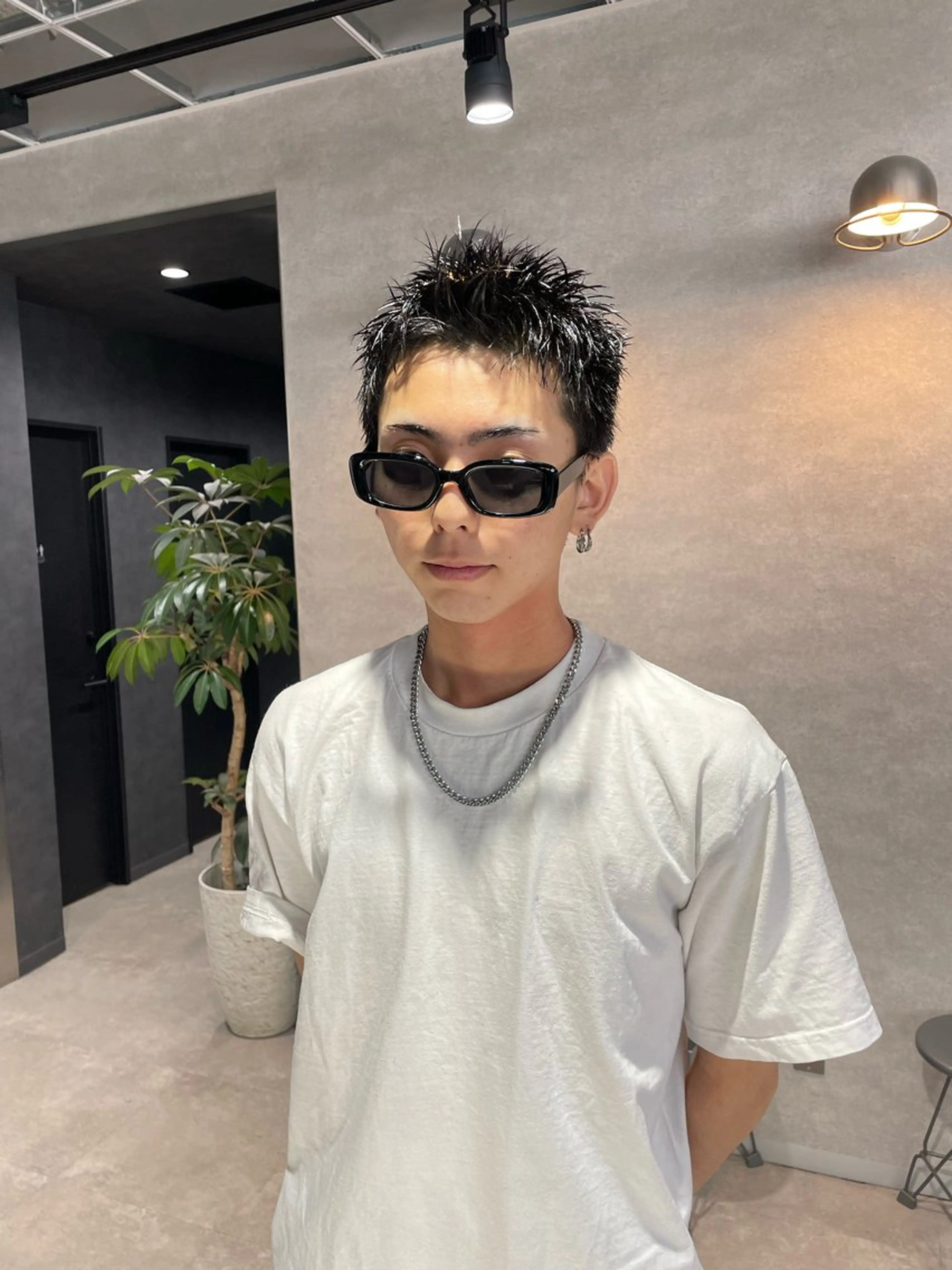 ショート カラー メンズ スパイキーショート 黒髪 ショートヘア カット 垢抜けハイトーン☀/ 笑顔の美容師/しゅんのヘアスタイル