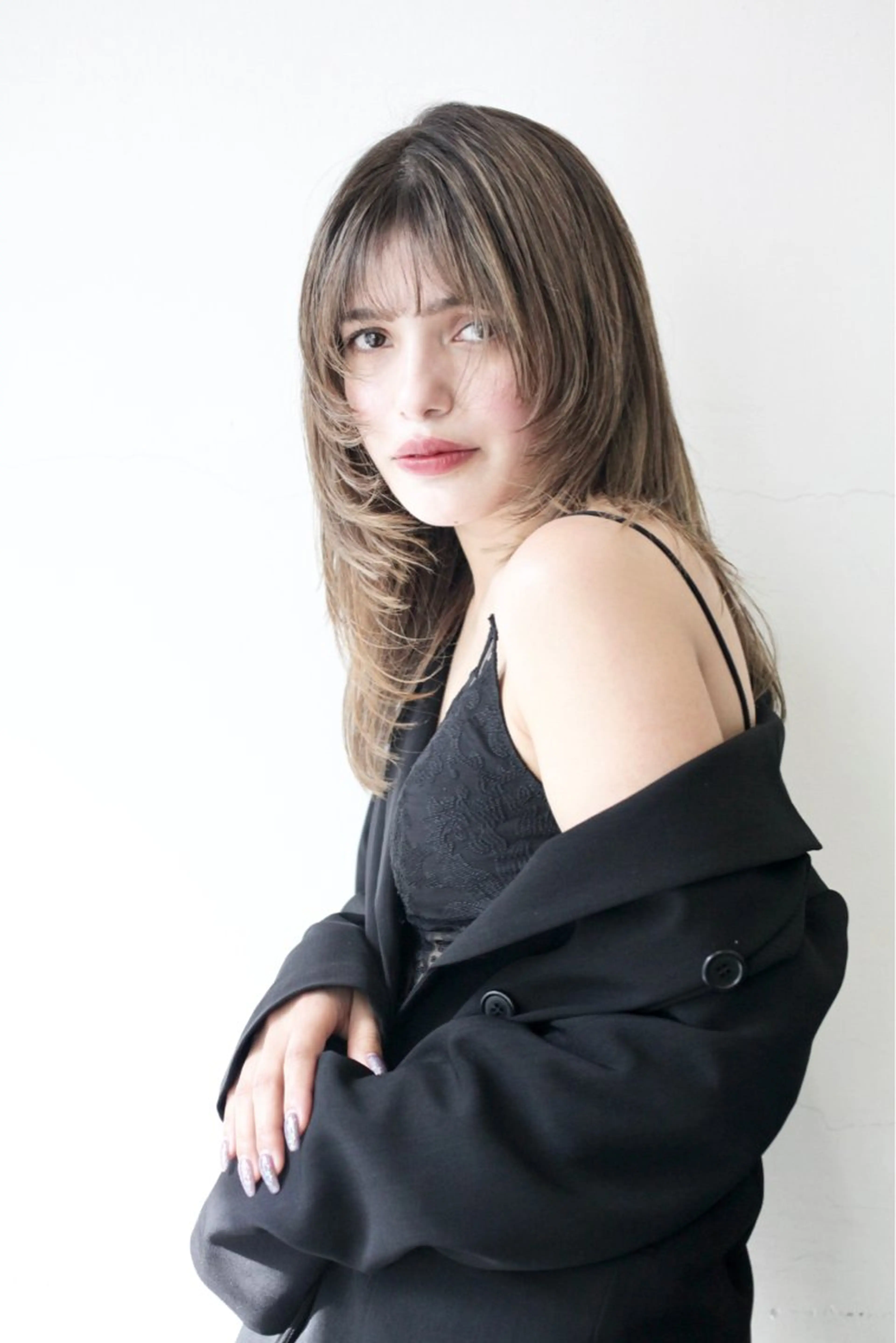 セミロング カラー アッシュ ベージュカラー ブリーチ ブロンド ケアブリーチ ヘアカラー トリートメント HARU//原宿🤍 リピート率NO.1のヘアスタイル