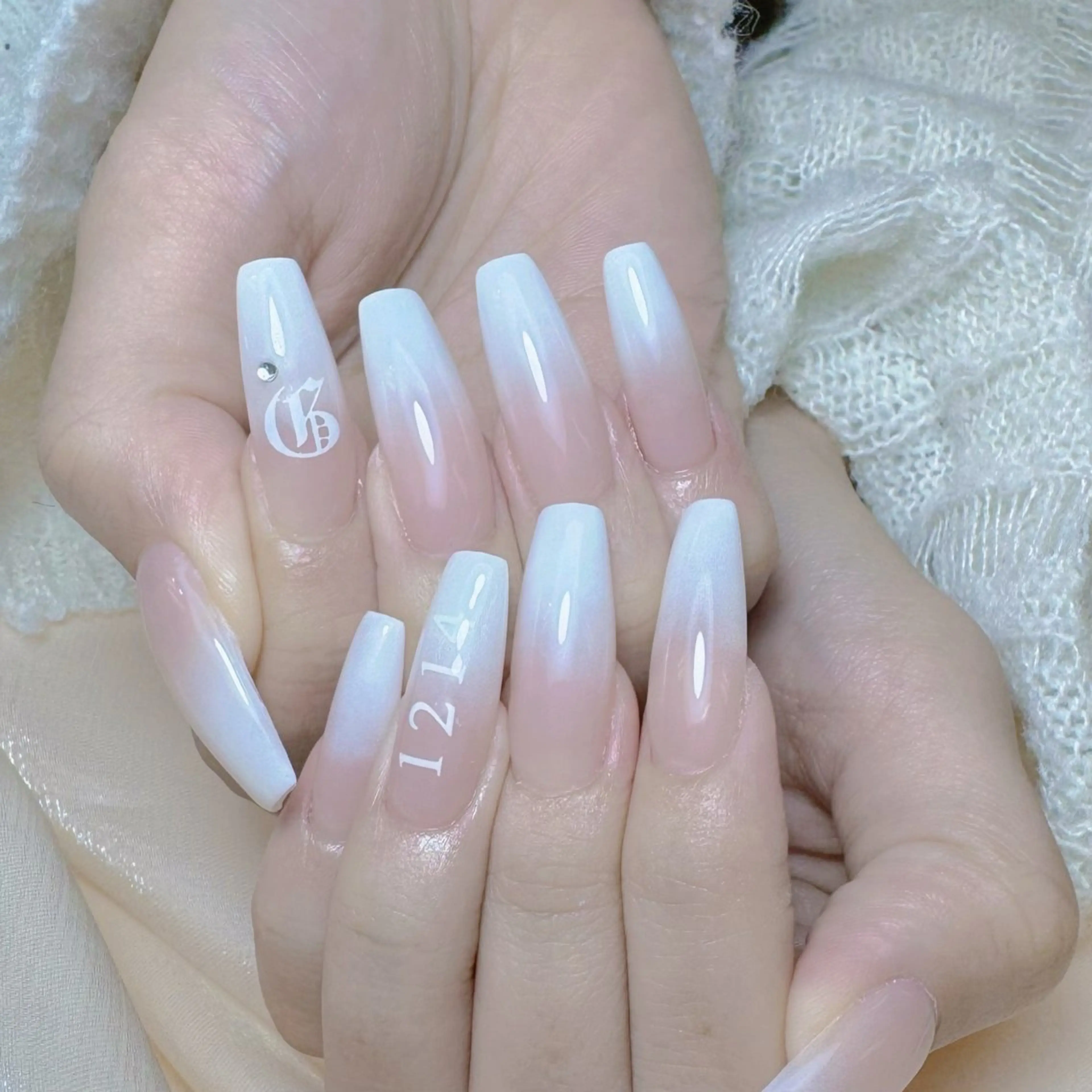 ネイル グラデーション キラキラネイル 大理石ネイル(マーブル) スカルプネイル 春ネイル ハンドネイル NailPrincess所属・princess スカルプ専門店のネイルデザイン