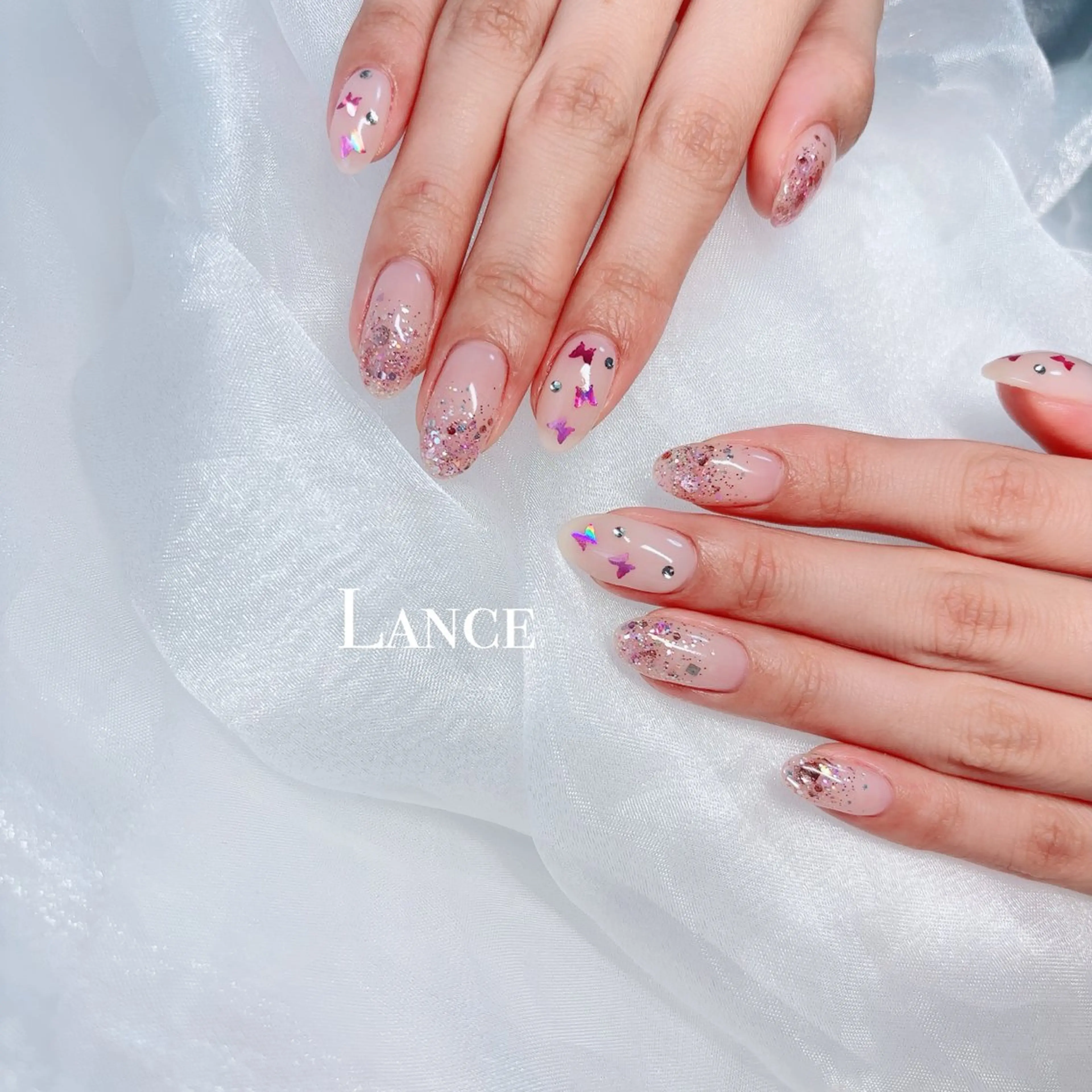 ネイル オーロラネイル キラキラネイル 韓国ネイル 春ネイル ワンホンネイル ハンドネイル Lance nailのネイルデザイン