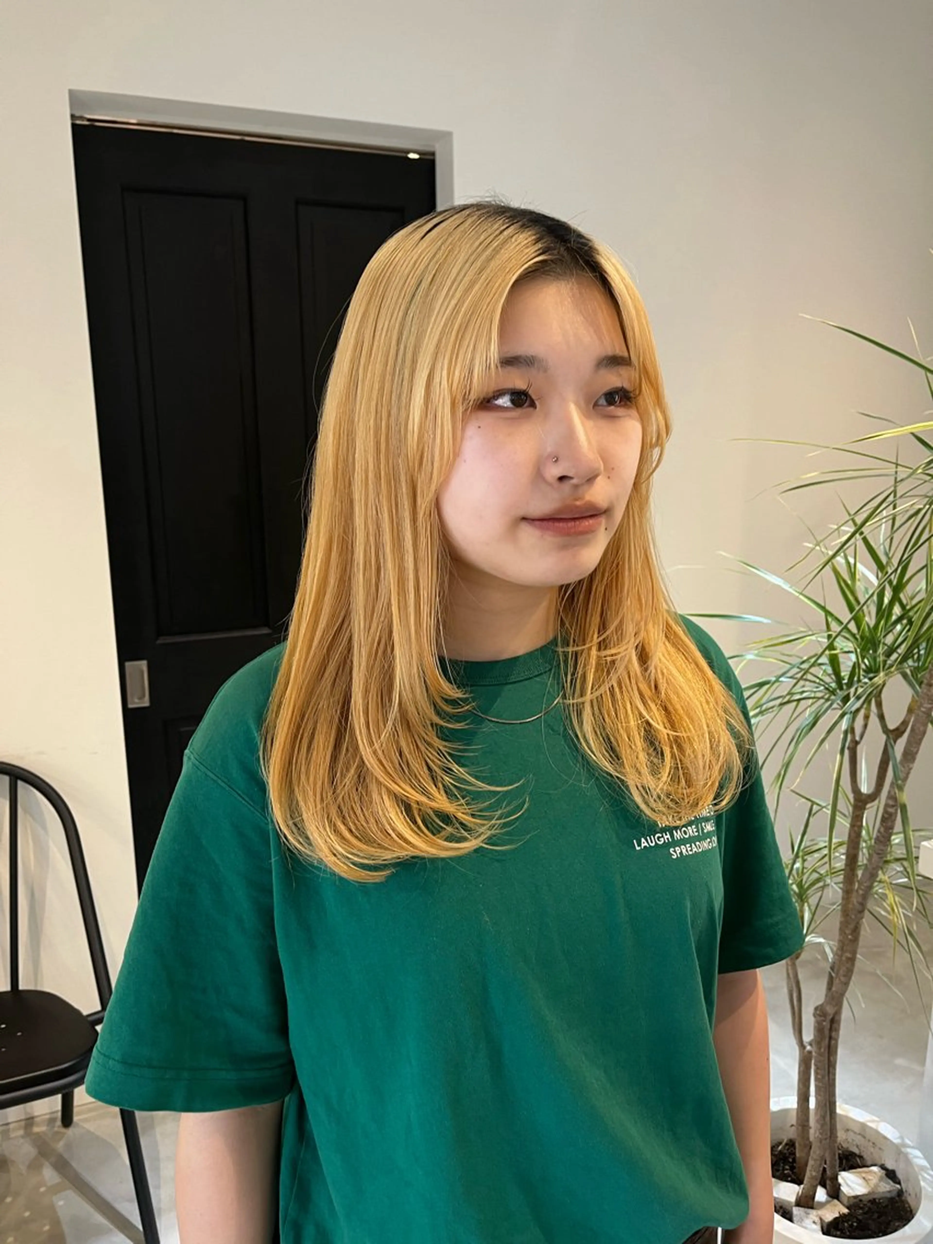 セミロング レイヤーカット ALLYS 渋谷店所属・最高級の艶のある カラーmei🎨のヘアスタイル