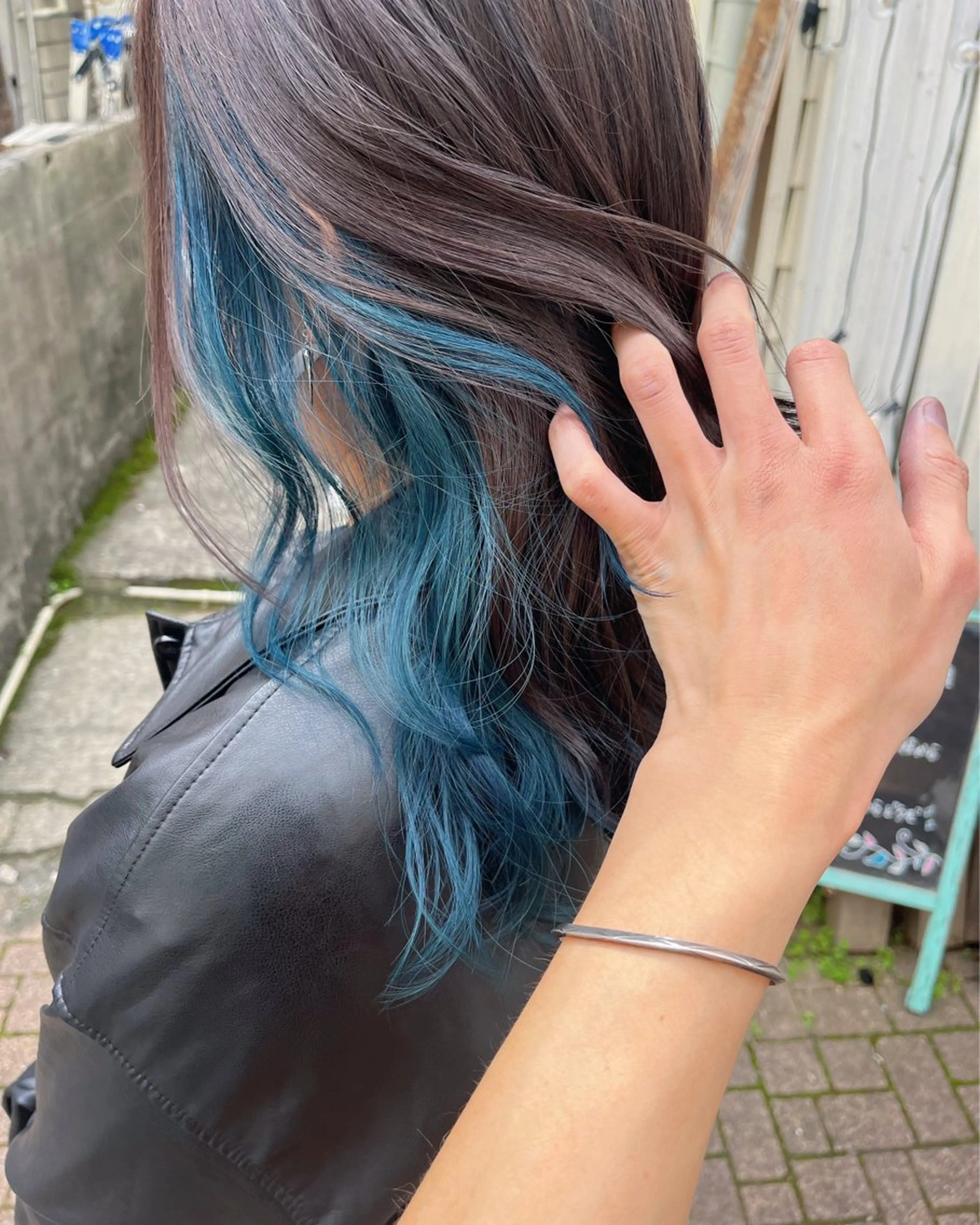 ロング カラー ブリーチ イヤリングカラー インナーカラー ユニコーンカラー 卒業式のヘアスタイル カット ヘアカラー トリートメント 原宿サロン代表 デザインカラー伊藤卓のヘアスタイル