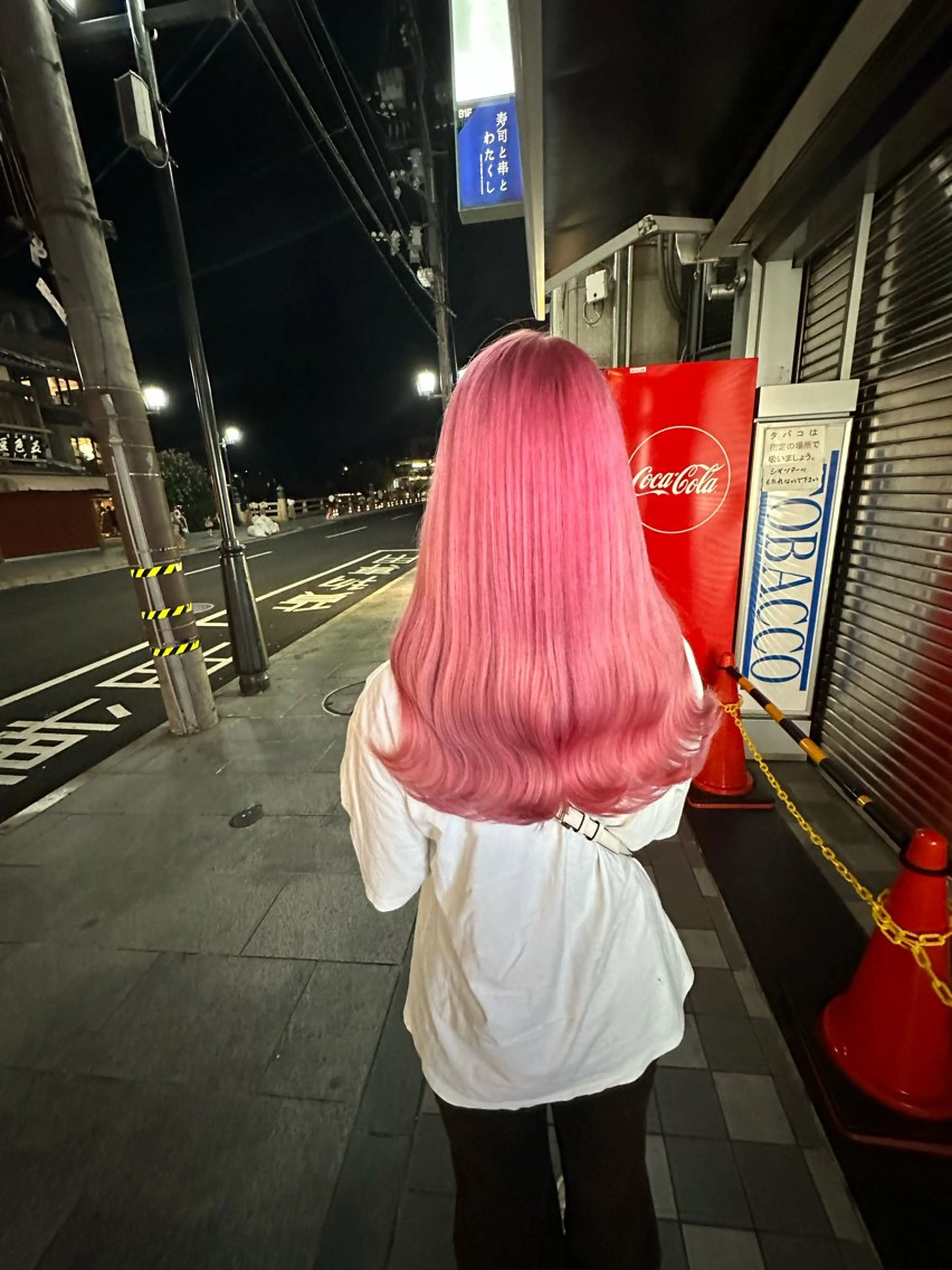 ロング ヘアカラー 藤川 結名のヘアスタイル