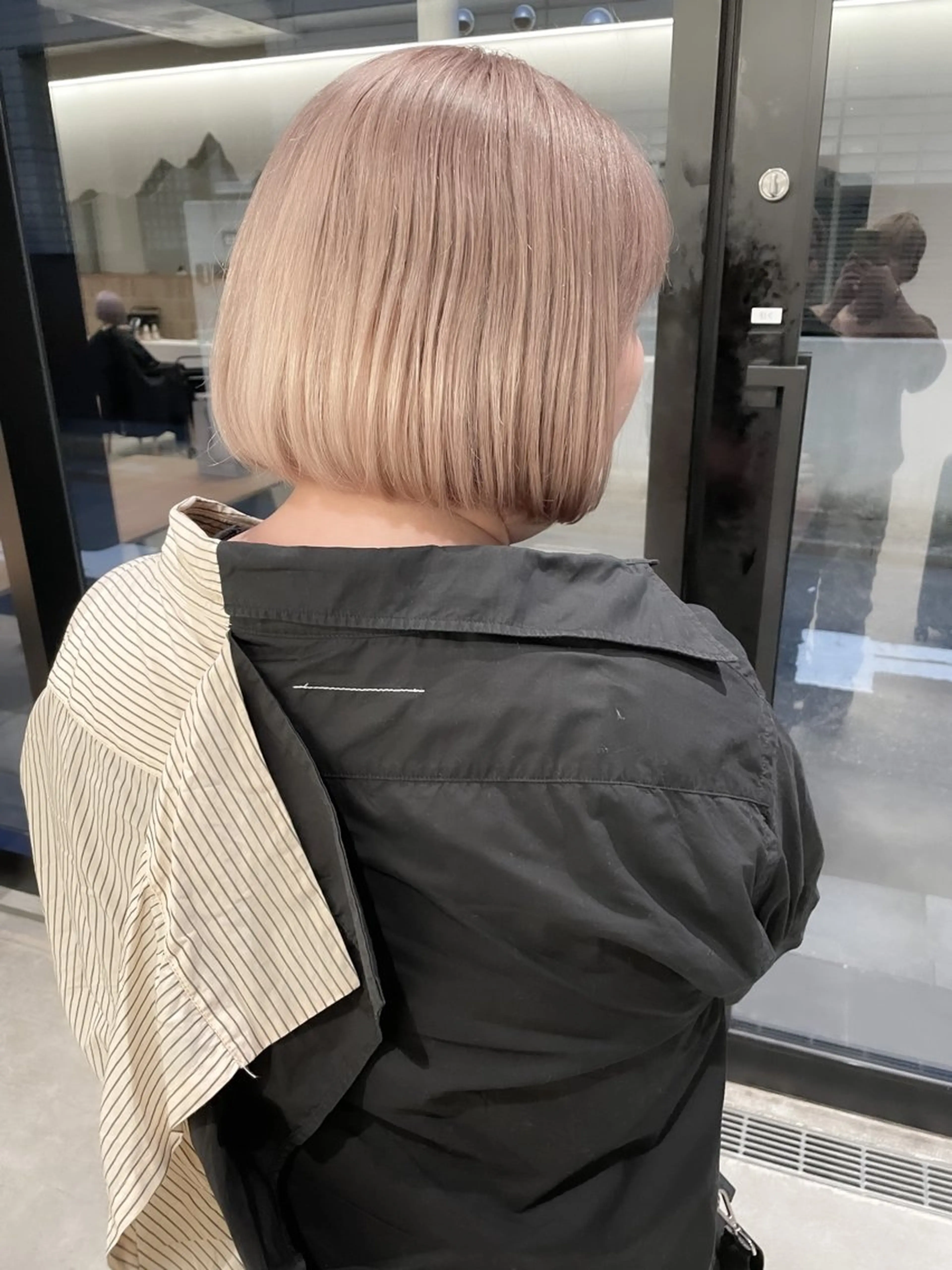 ショート カラー ヘアアレンジ ミニボブ/ブリーチ 🌈MISATOのヘアスタイル