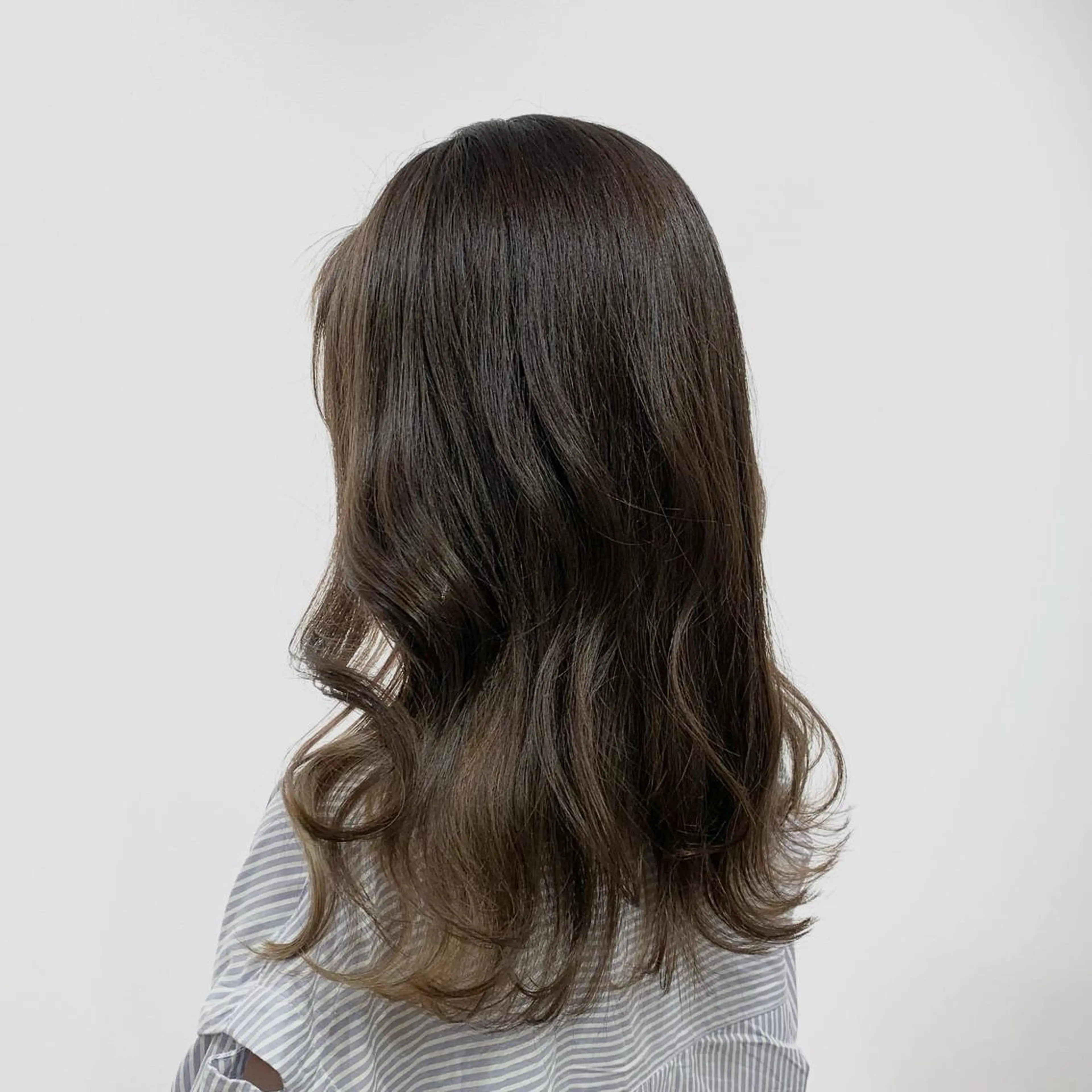 セミロング カラー ヘアアレンジ キヨミ 韓国レイヤーカットのヘアスタイル