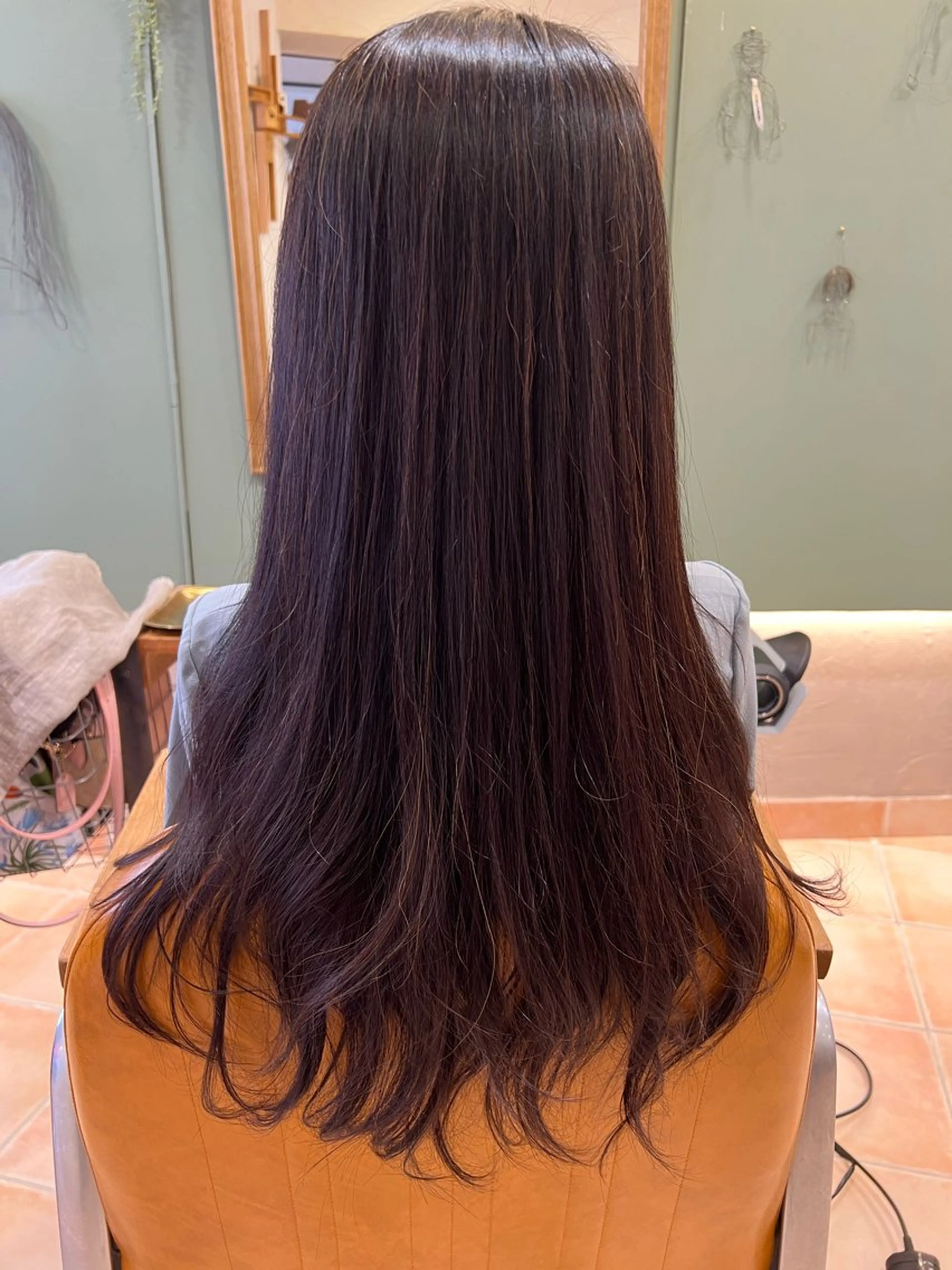 カラー クロサワ ヨーコのヘアスタイル