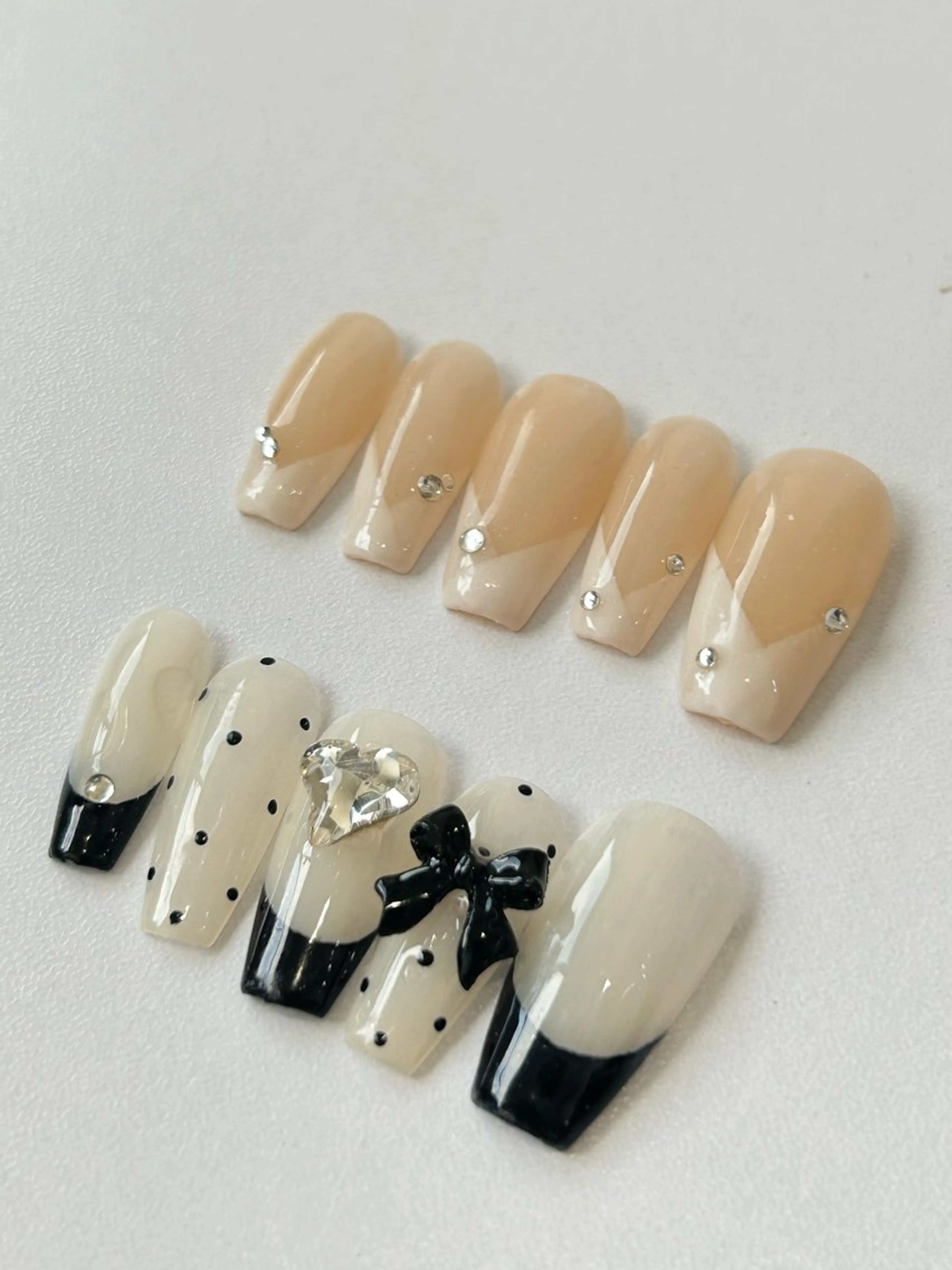 ネイル リボン ワンホンネイル ハンドネイル Ray. Maayaのネイルデザイン